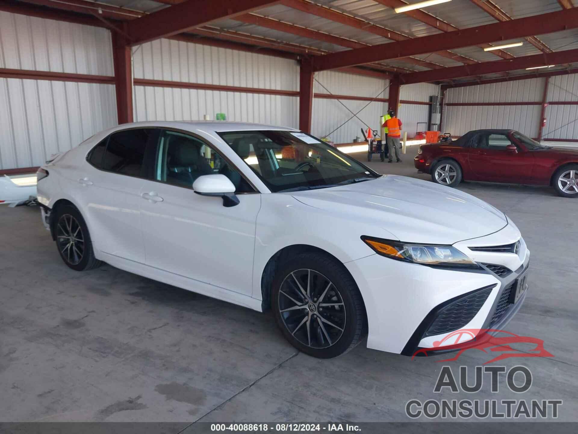 TOYOTA CAMRY 2021 - 4T1G11AK8MU526209