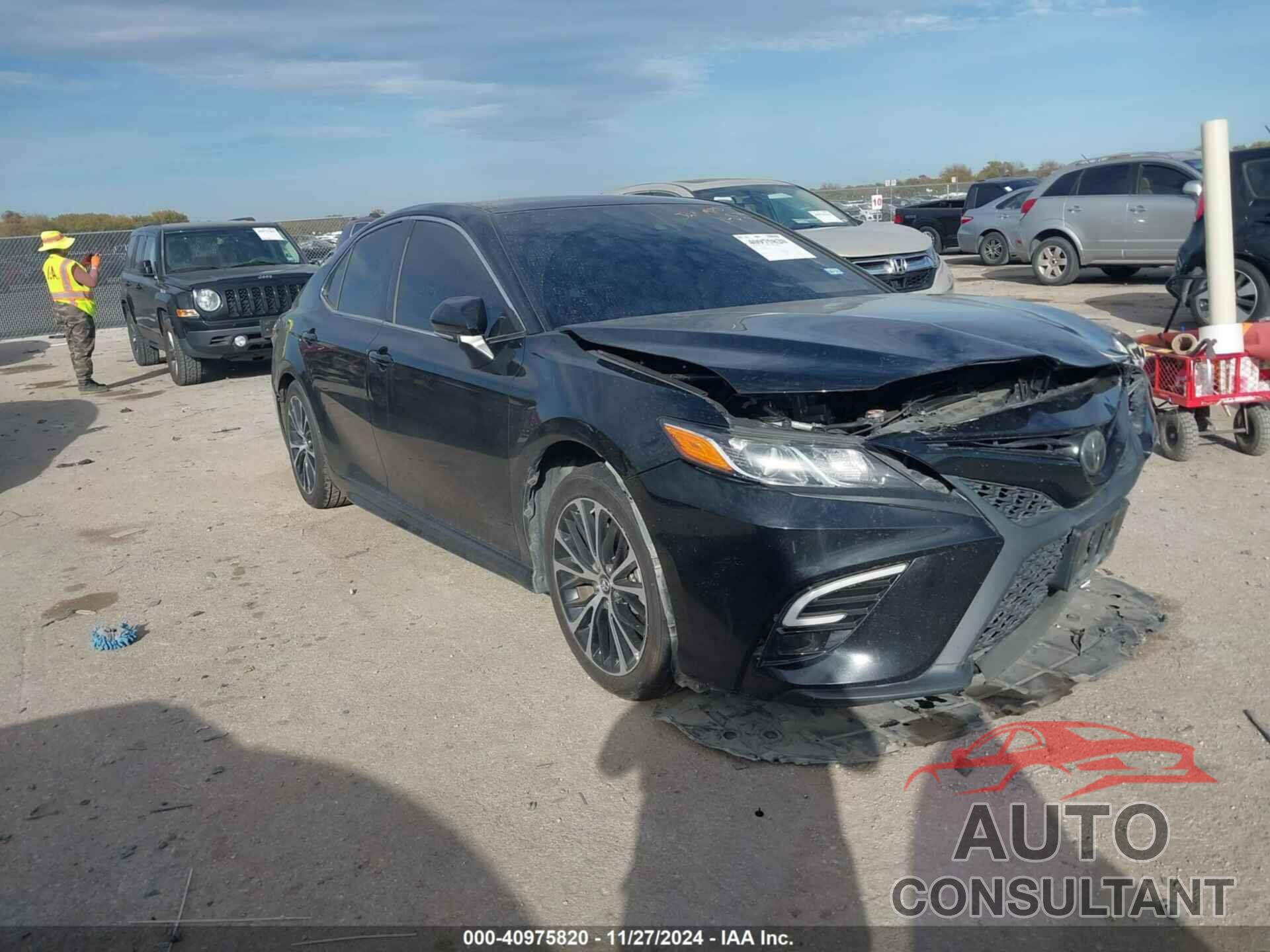 TOYOTA CAMRY 2018 - 4T1B11HK2JU665358
