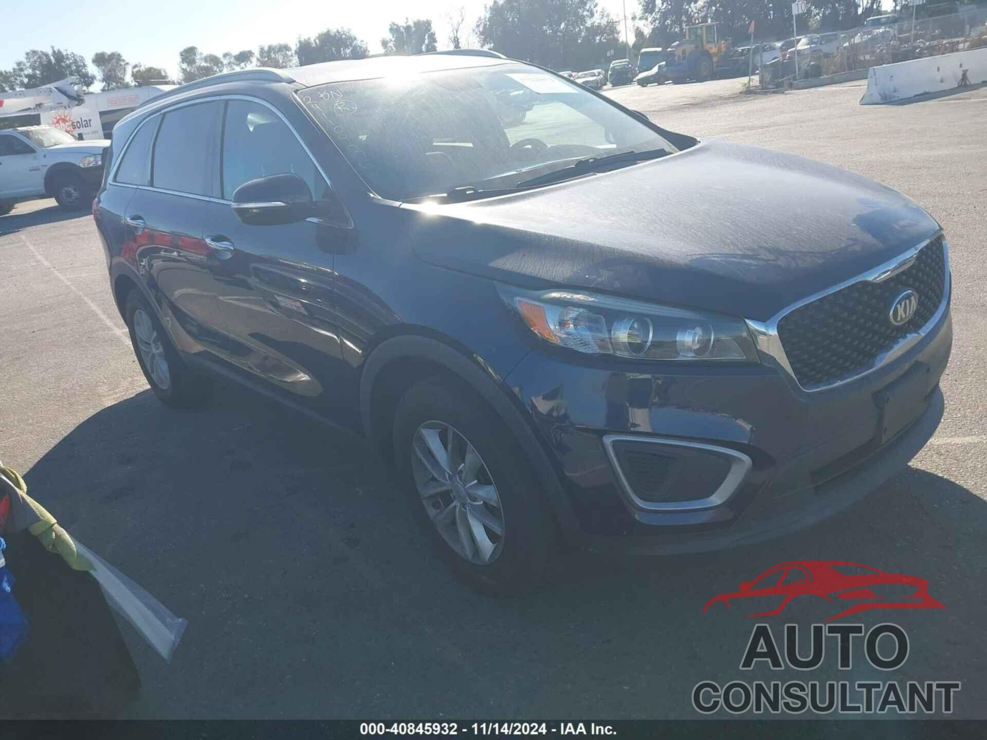 KIA SORENTO 2018 - 5XYPG4A38JG341586