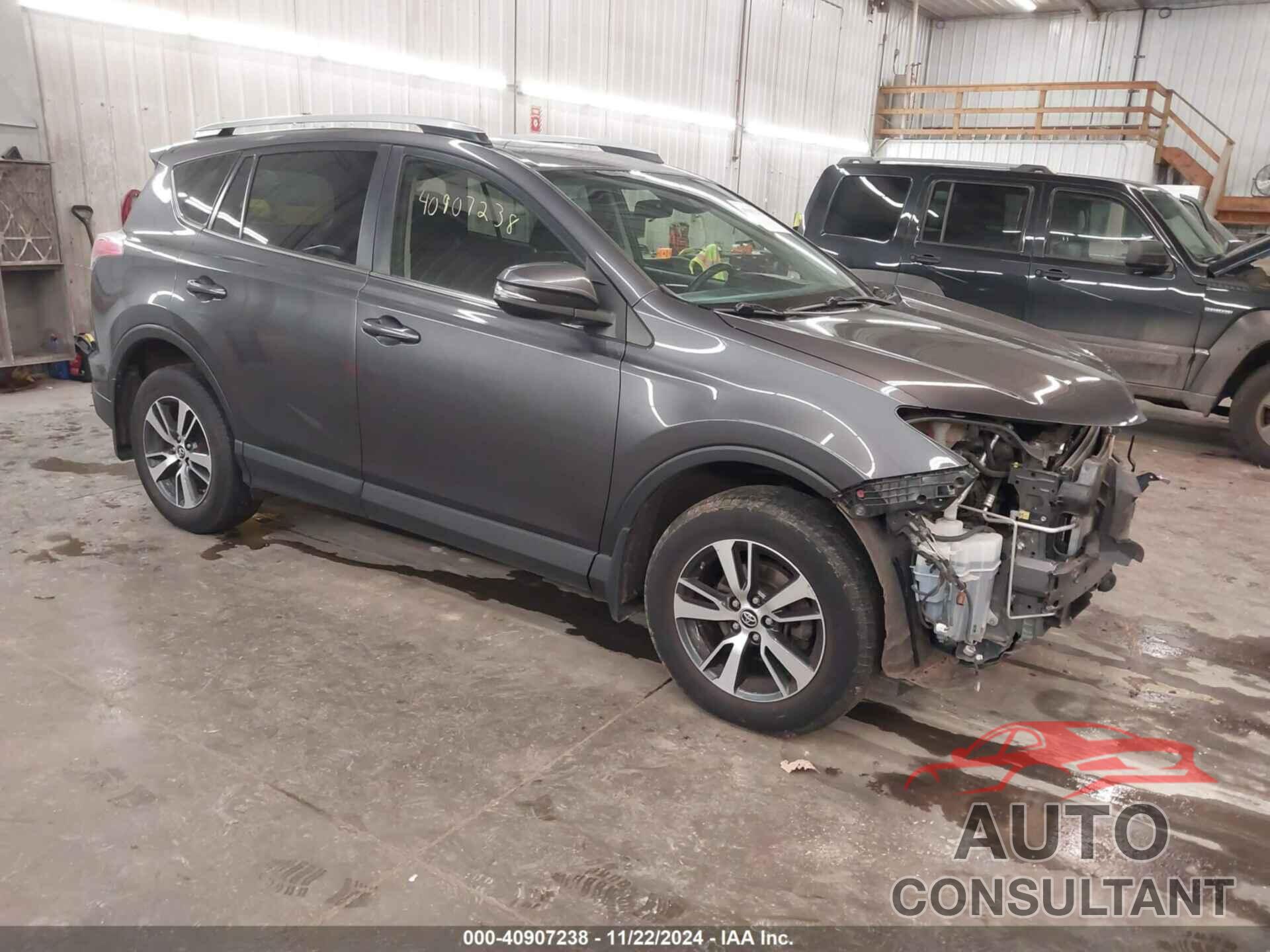 TOYOTA RAV4 2017 - JTMRFREVXHJ119551