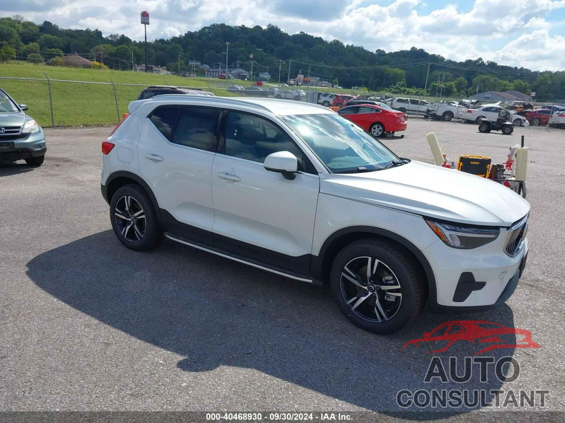 VOLVO XC40 2024 - YV4L12UK7R2262436