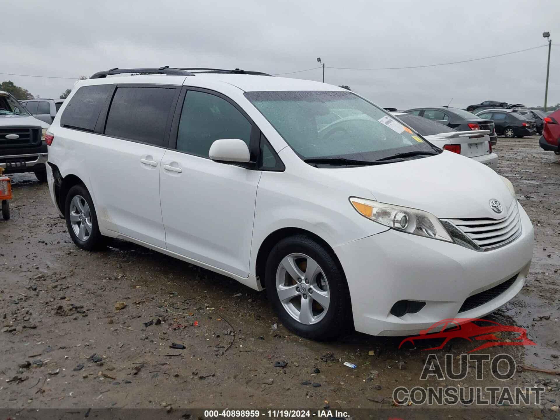 TOYOTA SIENNA 2015 - 5TDKK3DC2FS564358