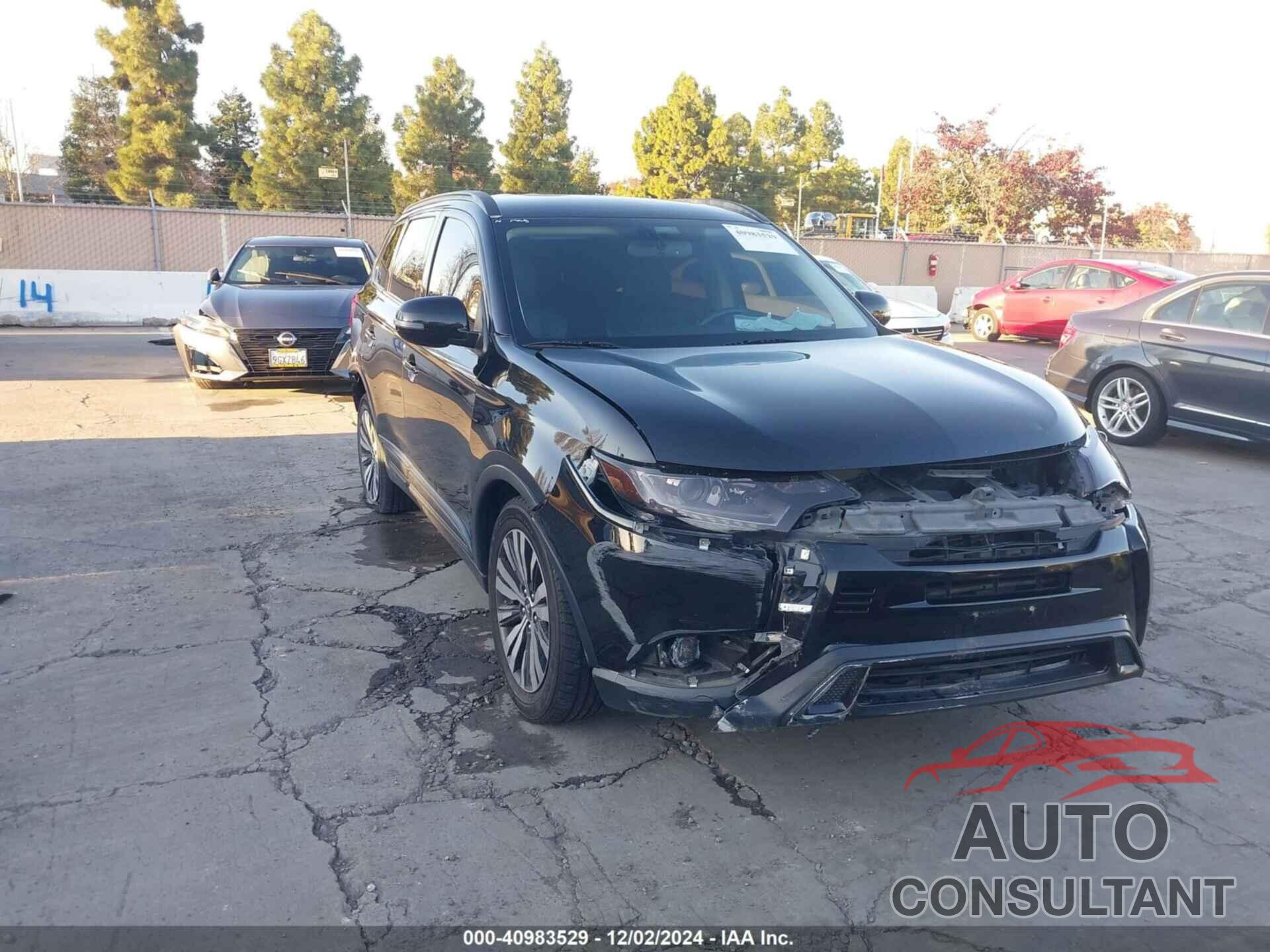 MITSUBISHI OUTLANDER 2019 - JA4AZ3A32KZ042179