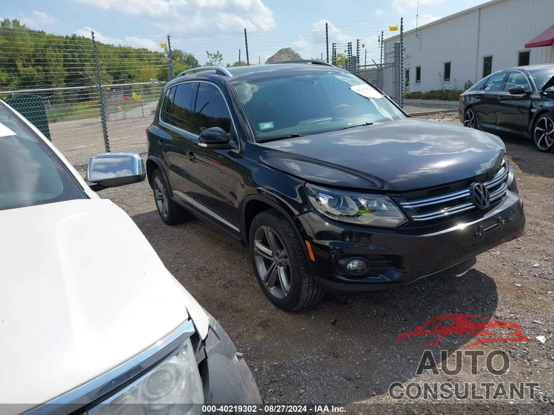 VOLKSWAGEN TIGUAN 2017 - WVGUV7AX2HK006563