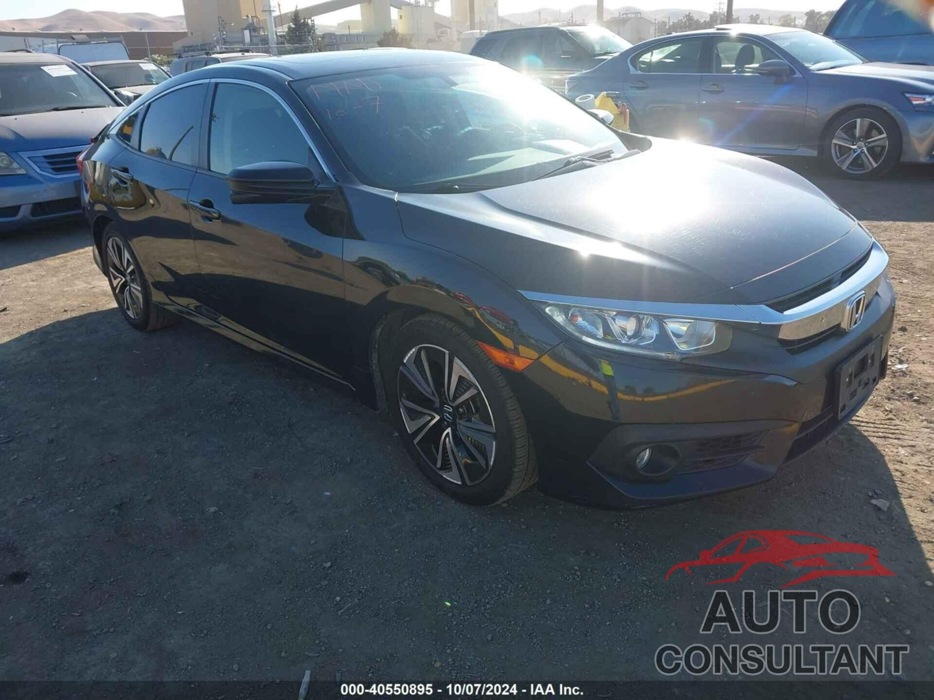 HONDA CIVIC 2018 - JHMFC1F3XJX028596