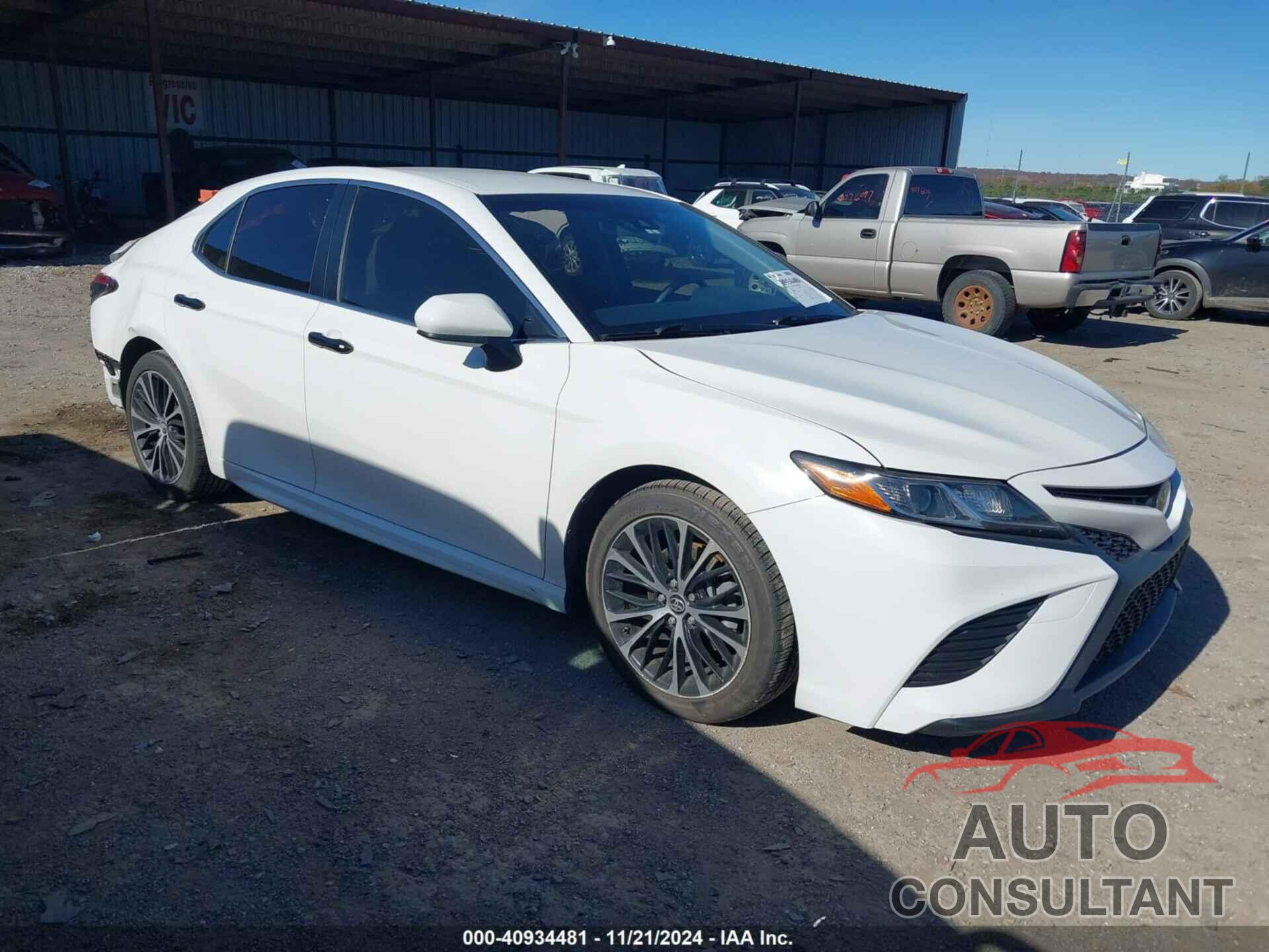 TOYOTA CAMRY 2018 - JTNB11HK6J3046168