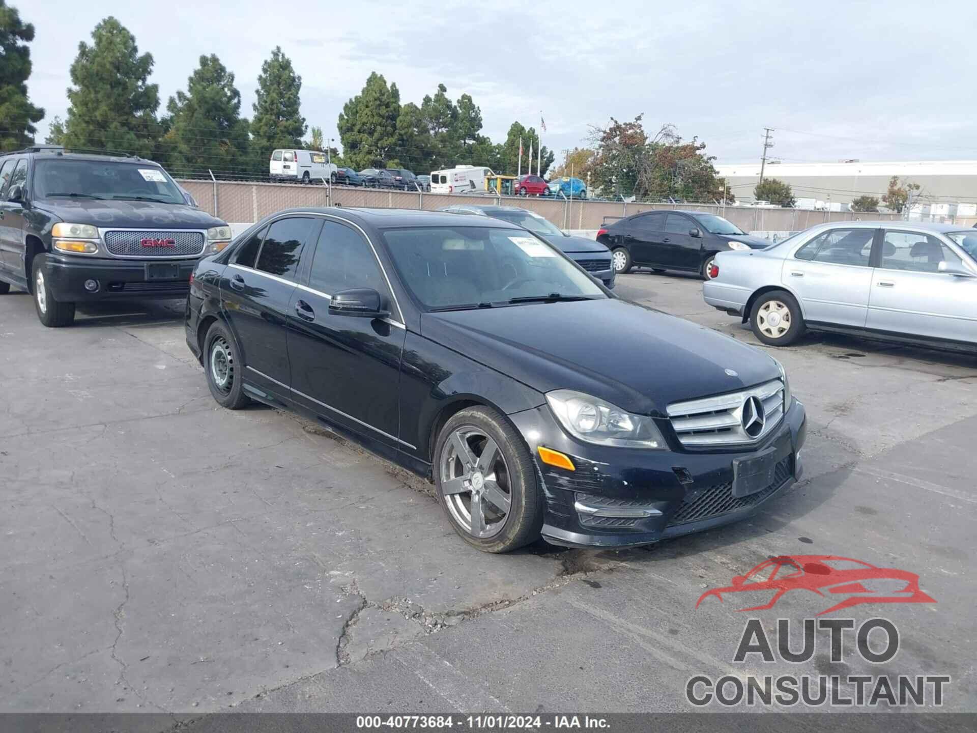 MERCEDES-BENZ C 350 2013 - WDDGF5HB2DR289468