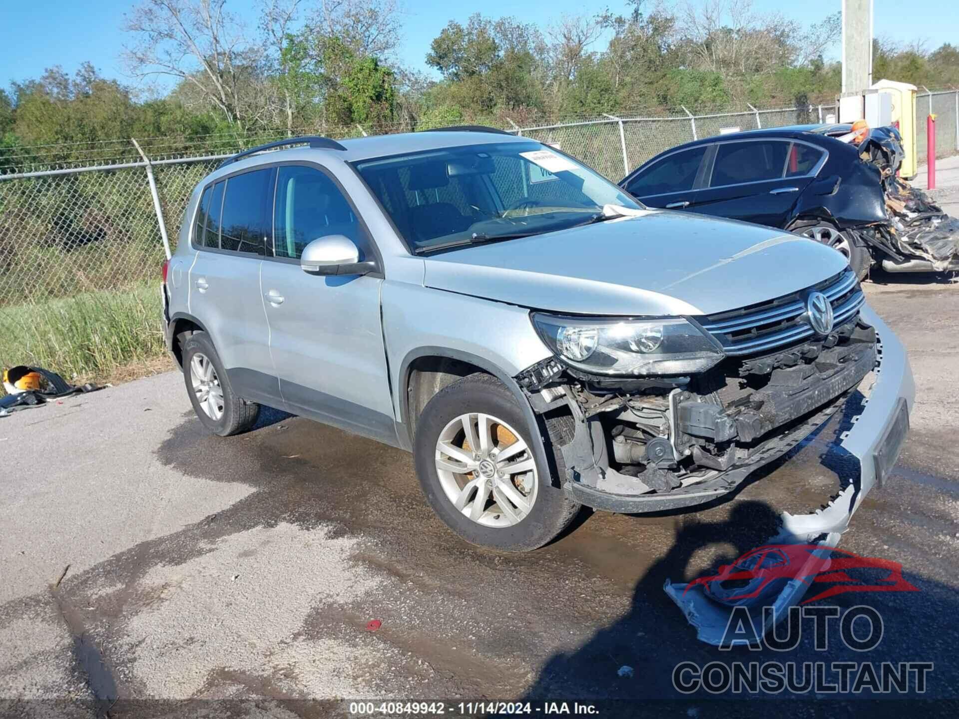 VOLKSWAGEN TIGUAN 2017 - WVGAV7AX2HW505648