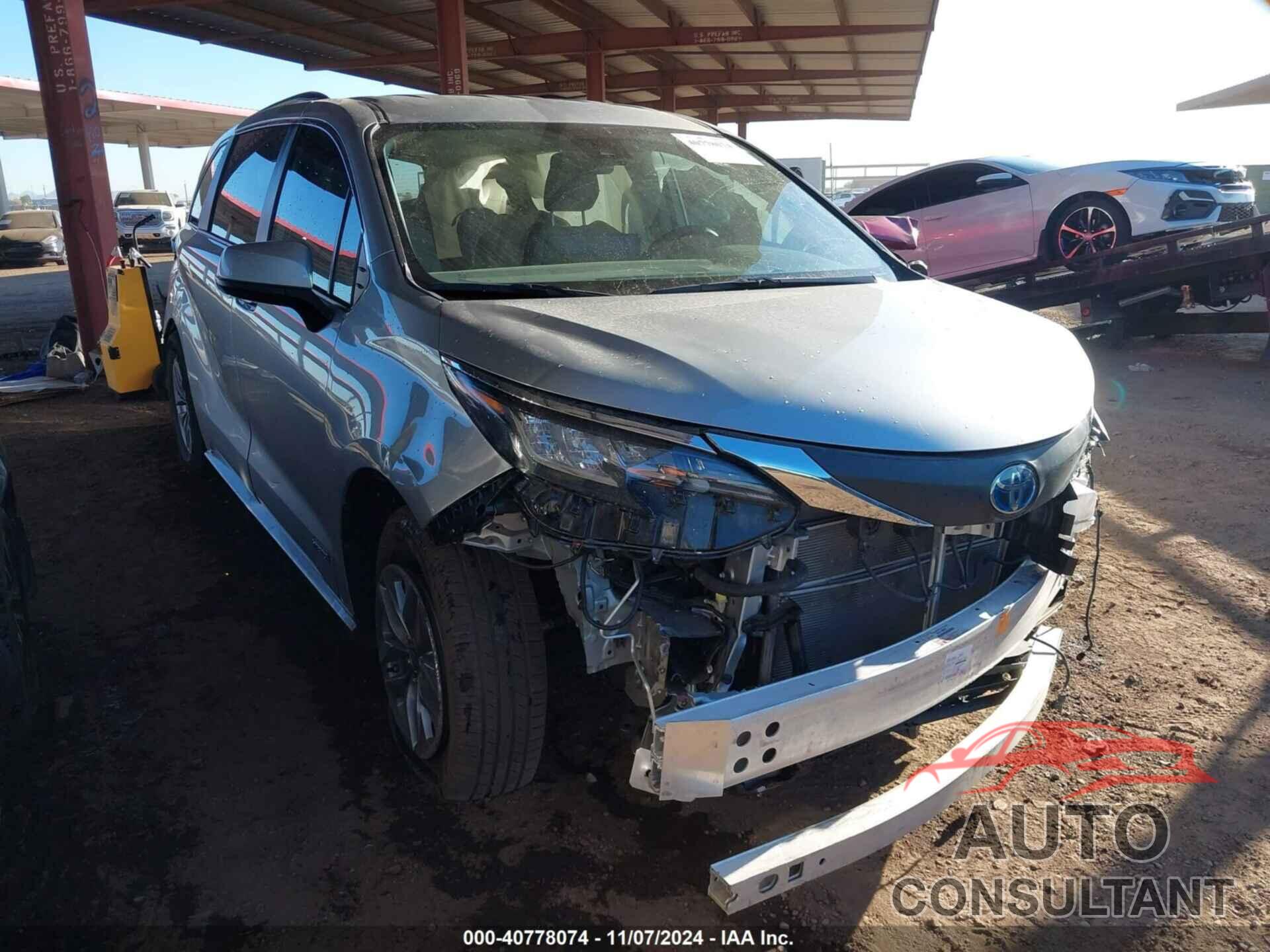 TOYOTA SIENNA 2021 - 5TDKRKEC5MS074756