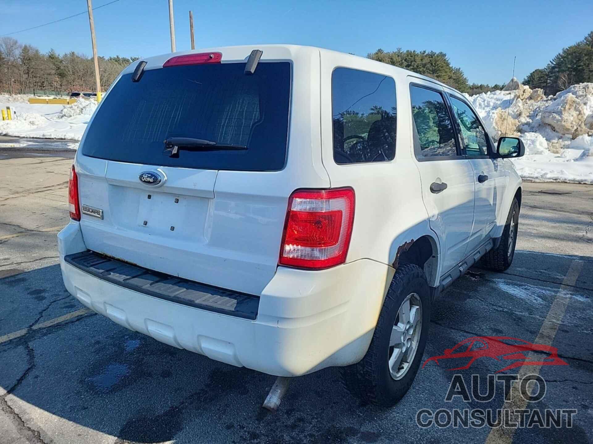FORD ESCAPE 2009 - 1FMCU02769KB69545