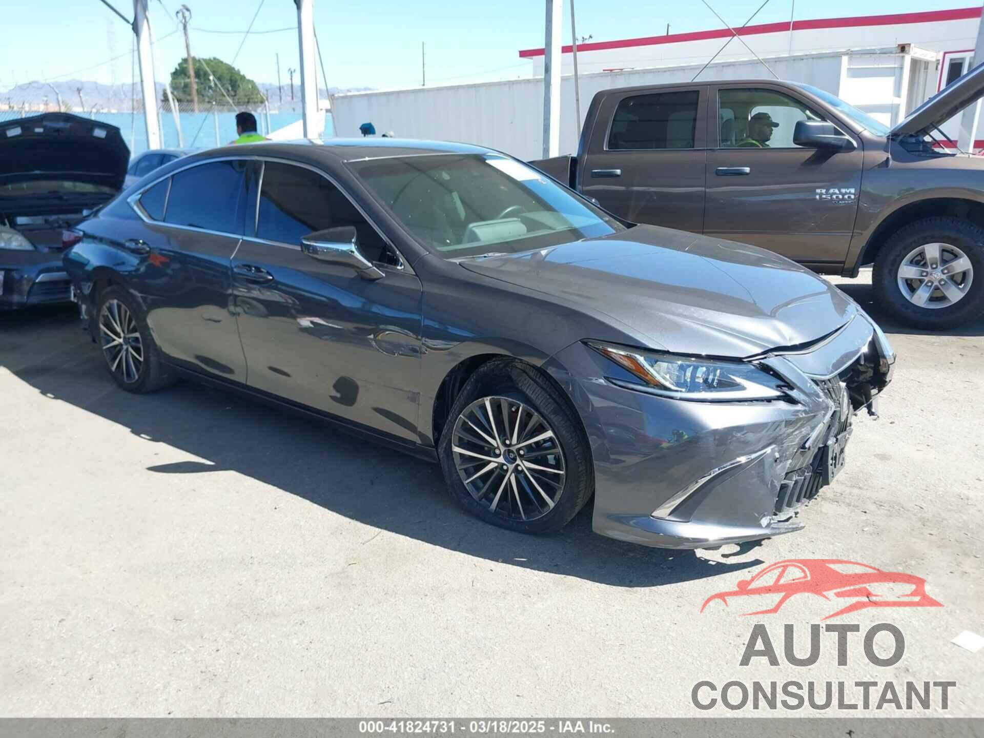 LEXUS ES 300H 2024 - 58ADA1C17RU044211