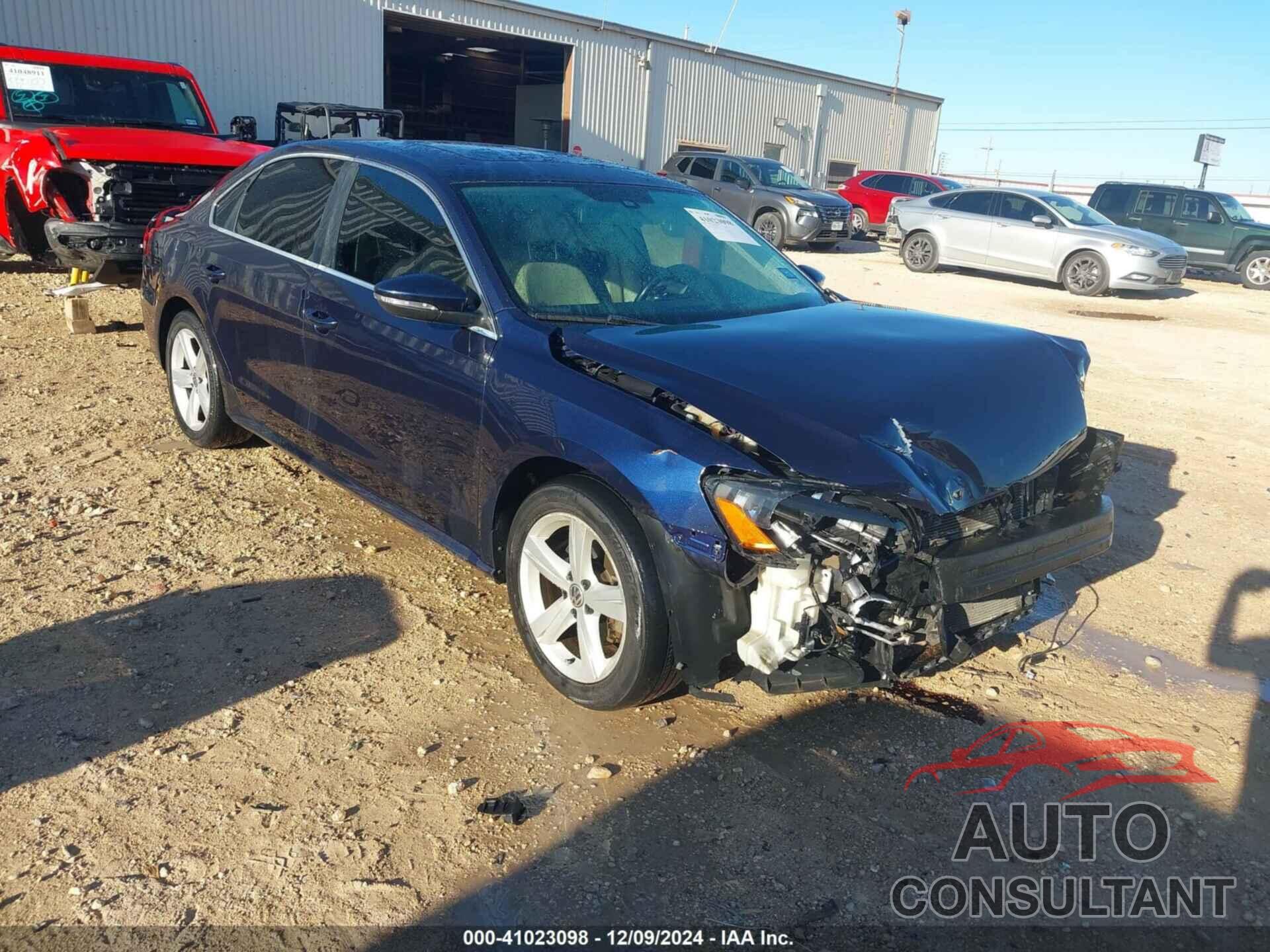VOLKSWAGEN PASSAT 2012 - 1VWBP7A30CC037555