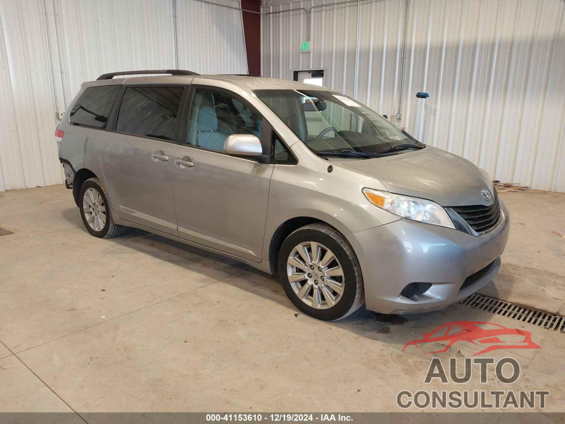 TOYOTA SIENNA 2013 - 5TDJK3DC5DS049511