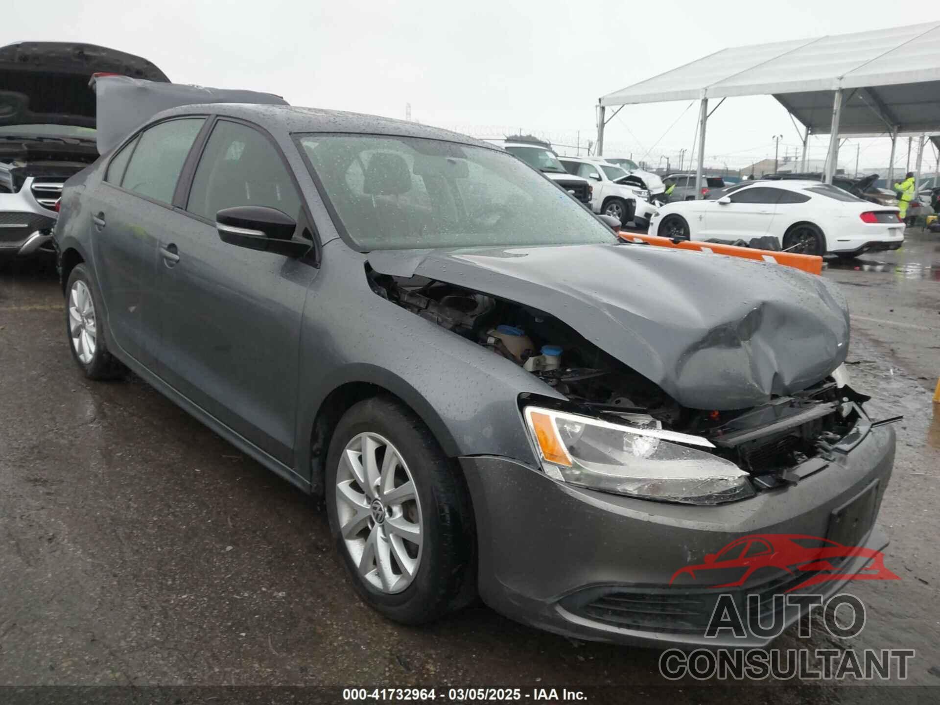 VOLKSWAGEN JETTA 2011 - 3VWDZ7AJ3BM332471