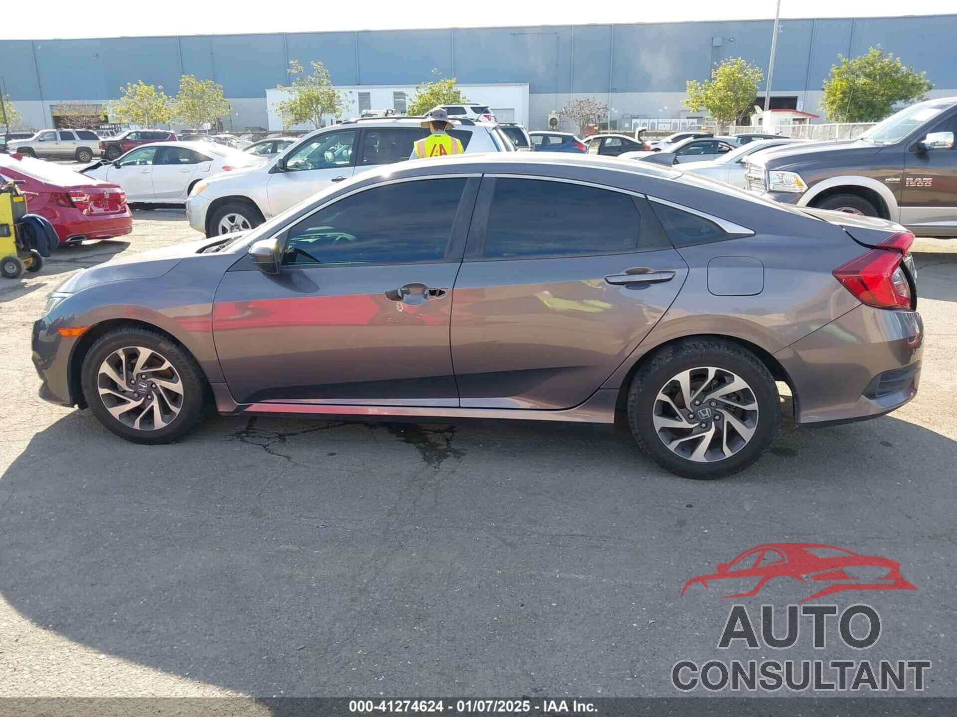 HONDA CIVIC 2018 - 19XFC2F71JE201514