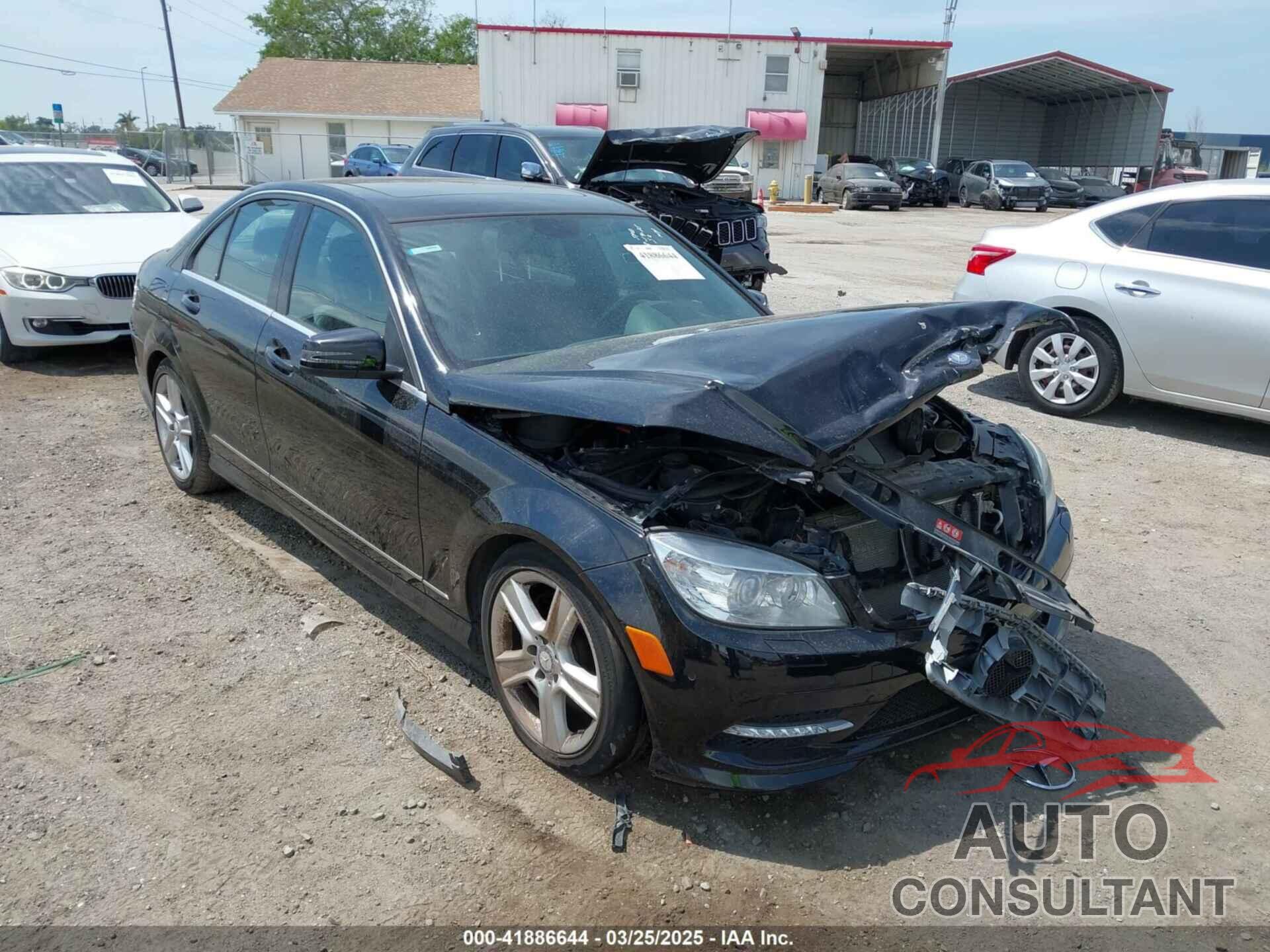 MERCEDES-BENZ C 300 2011 - WDDGF8BB3BA524353