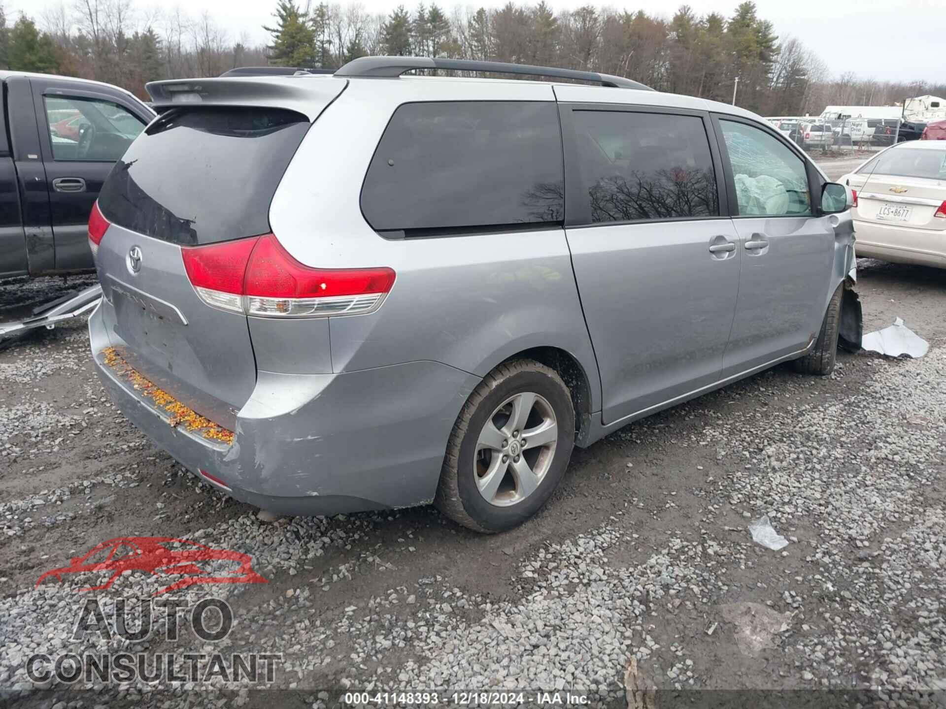 TOYOTA SIENNA 2011 - 5TDKK3DC0BS044928