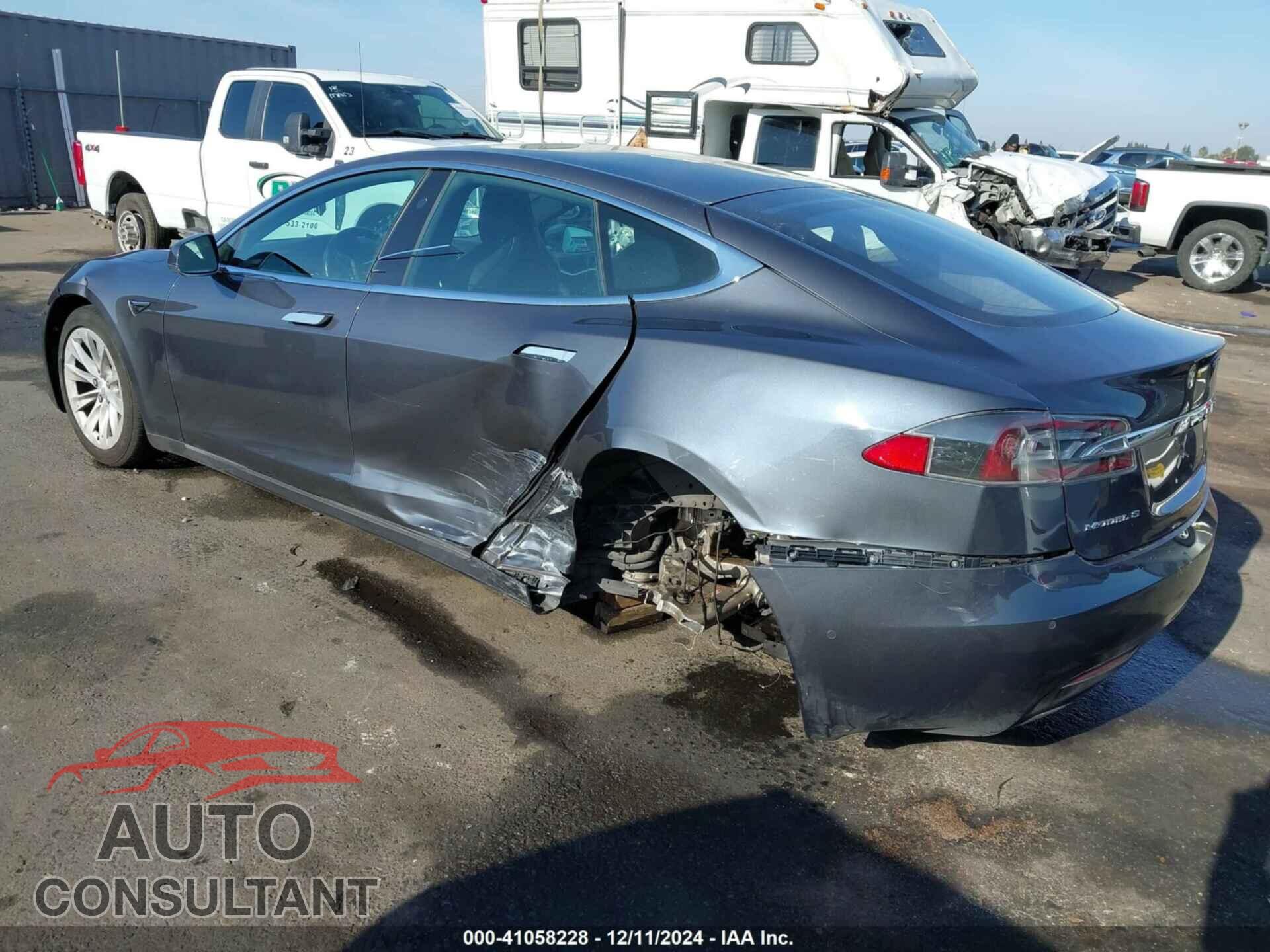 TESLA MODEL S 2017 - 5YJSA1E17HF221525