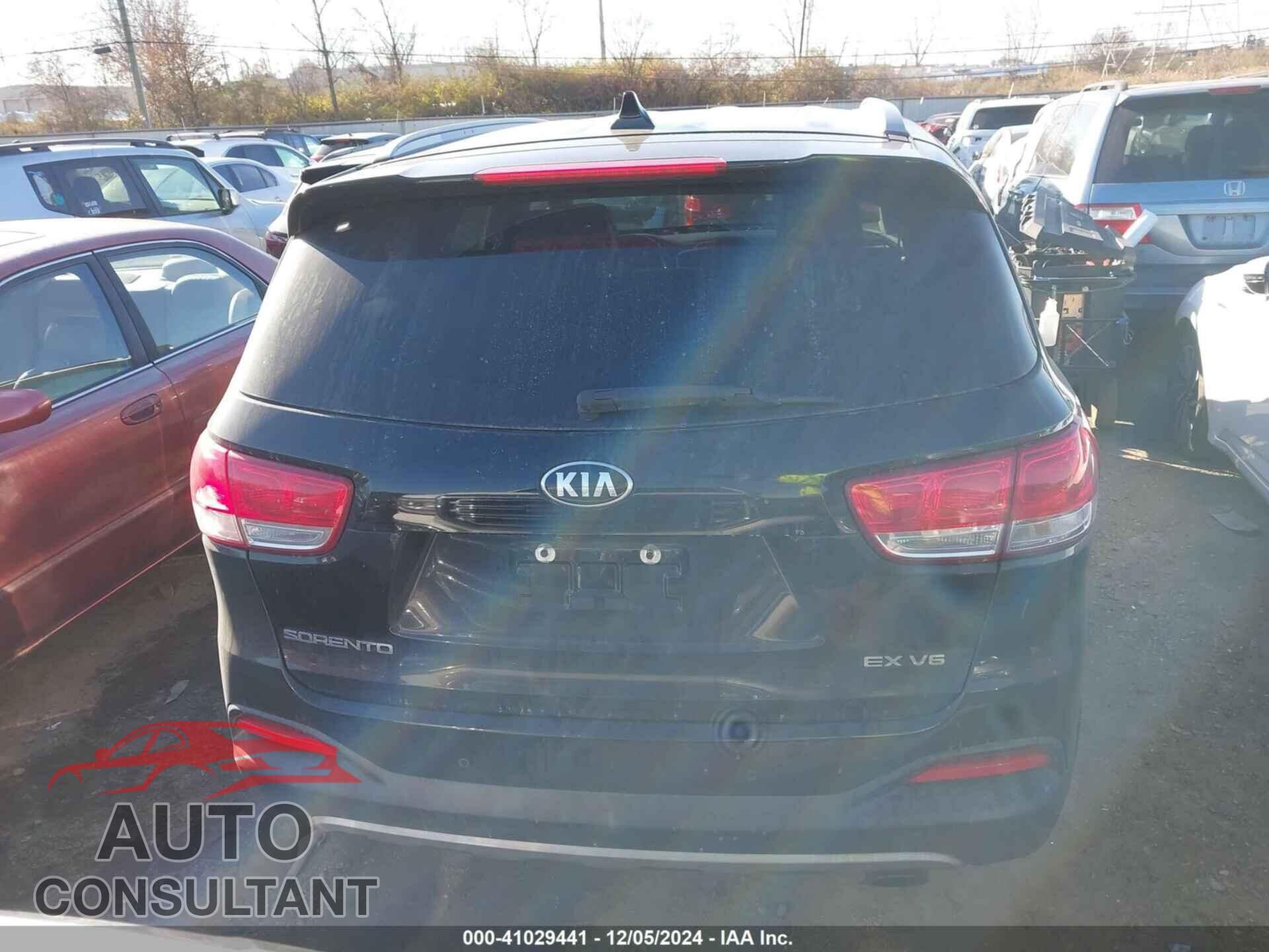 KIA SORENTO 2017 - 5XYPHDA58HG323405