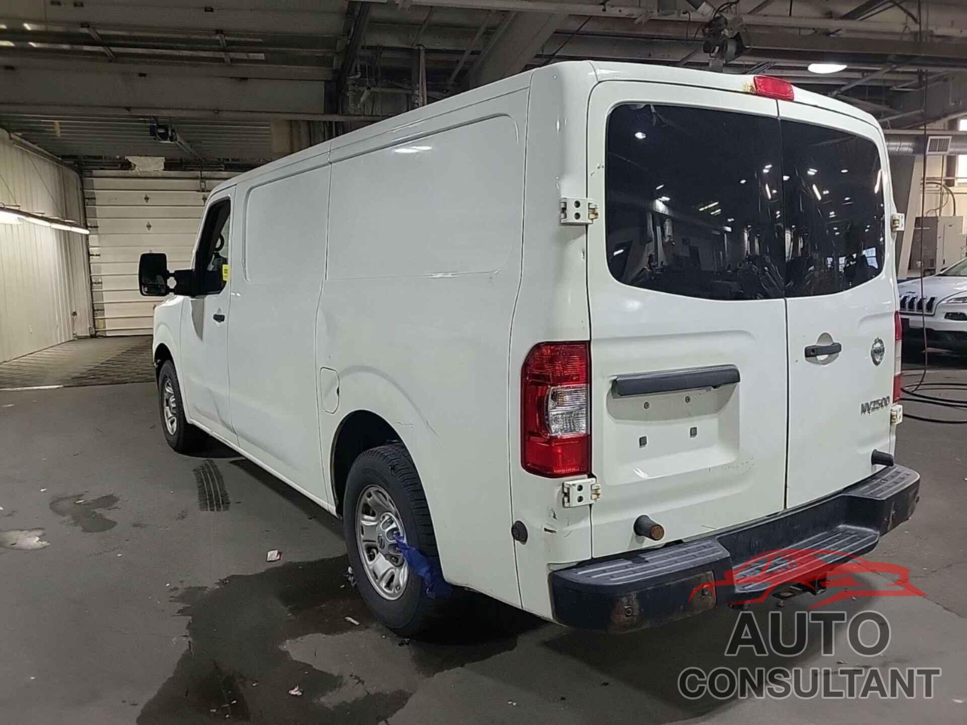 NISSAN NV CARGO NV2500 HD 2017 - 1N6AF0KY1HN802879