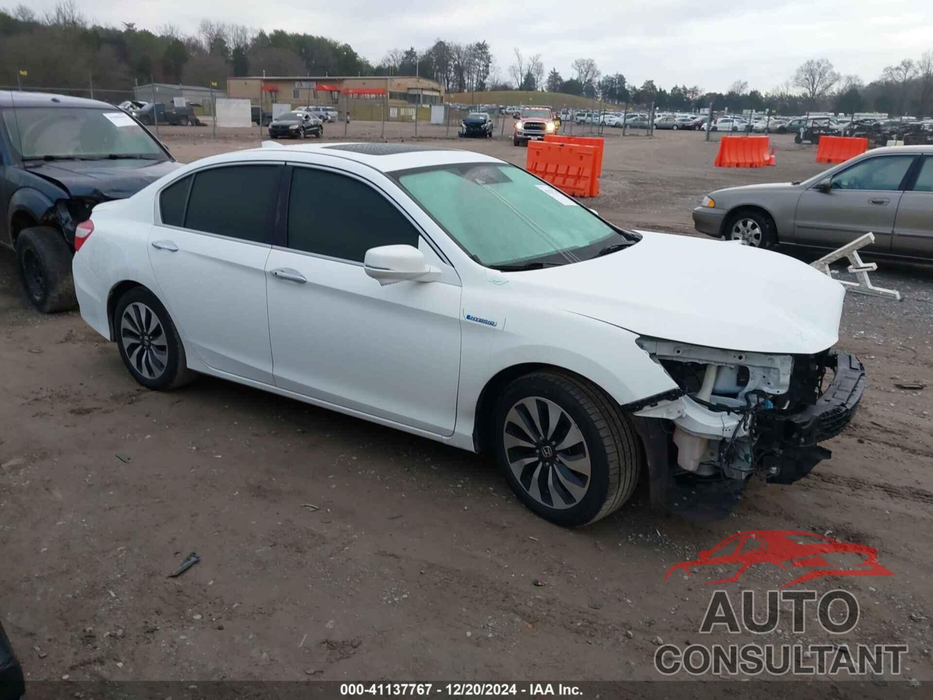 HONDA ACCORD 2017 - JHMCR6F50HC023943