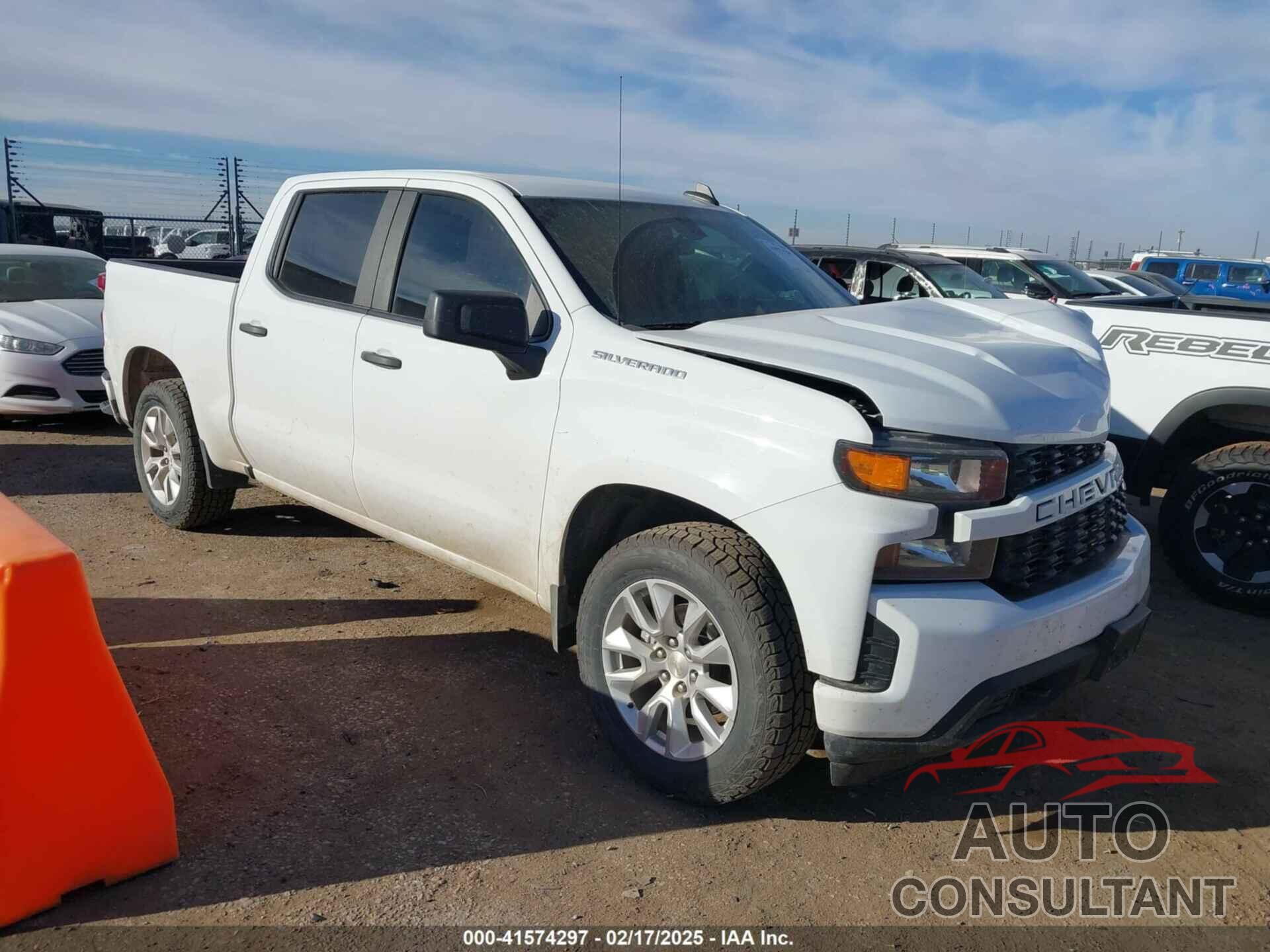 CHEVROLET SILVERADO 1500 2021 - 1GCPWBEK5MZ217810