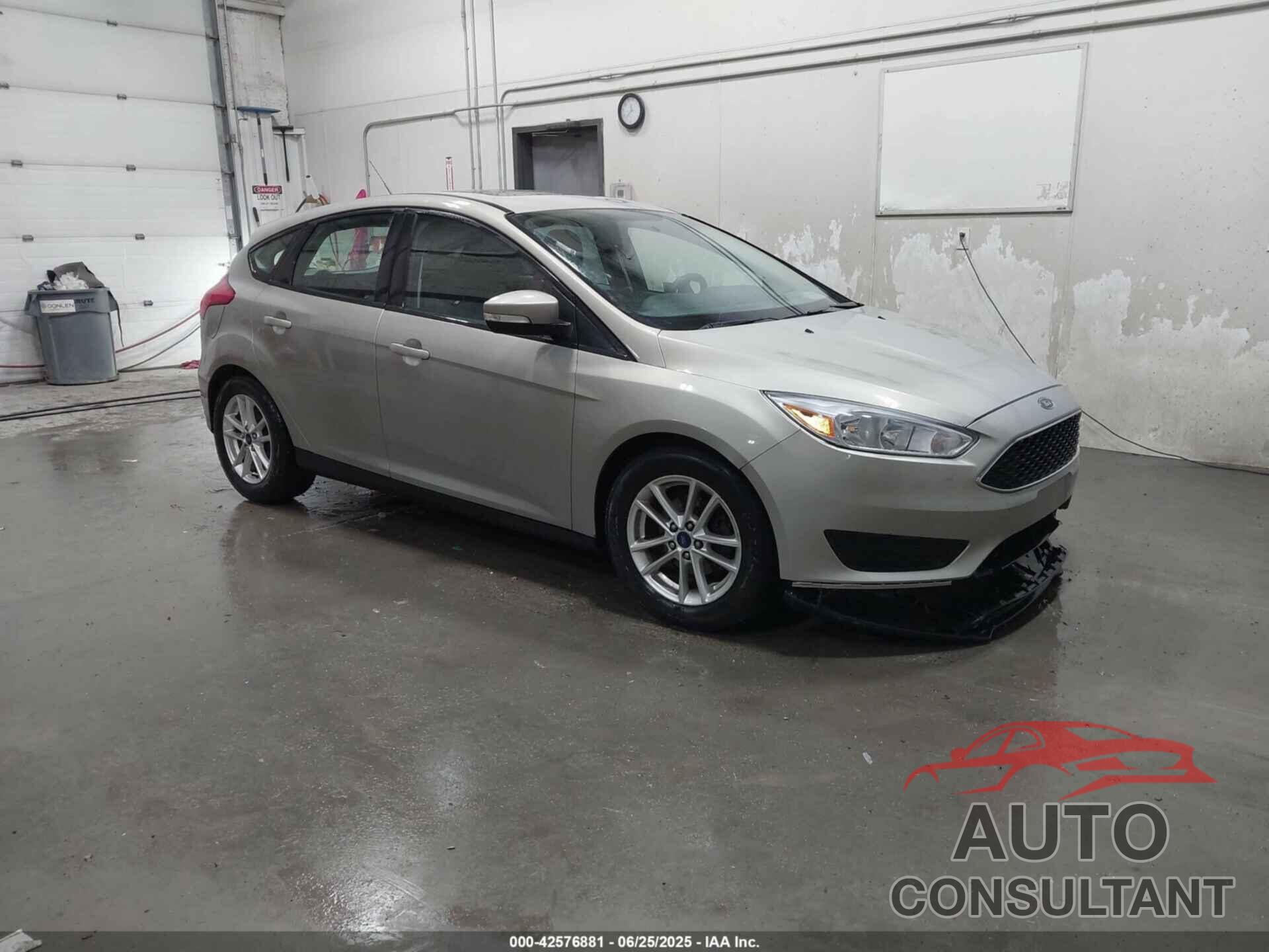 FORD FOCUS 2016 - 1FADP3K22GL344652