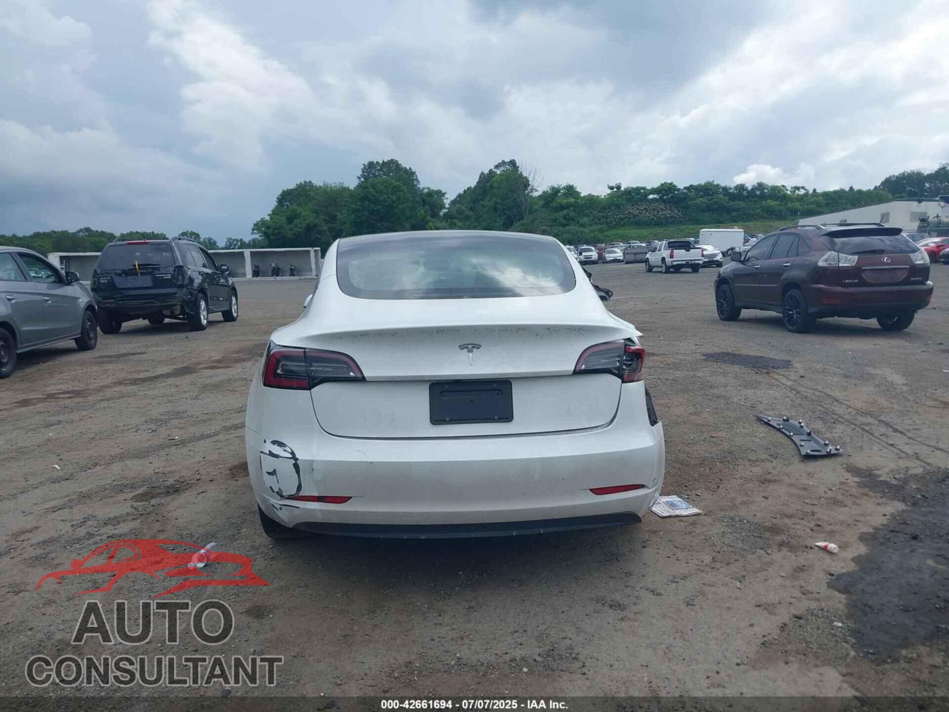 TESLA MODEL 3 2023 - 5YJ3E1EA5PF465410
