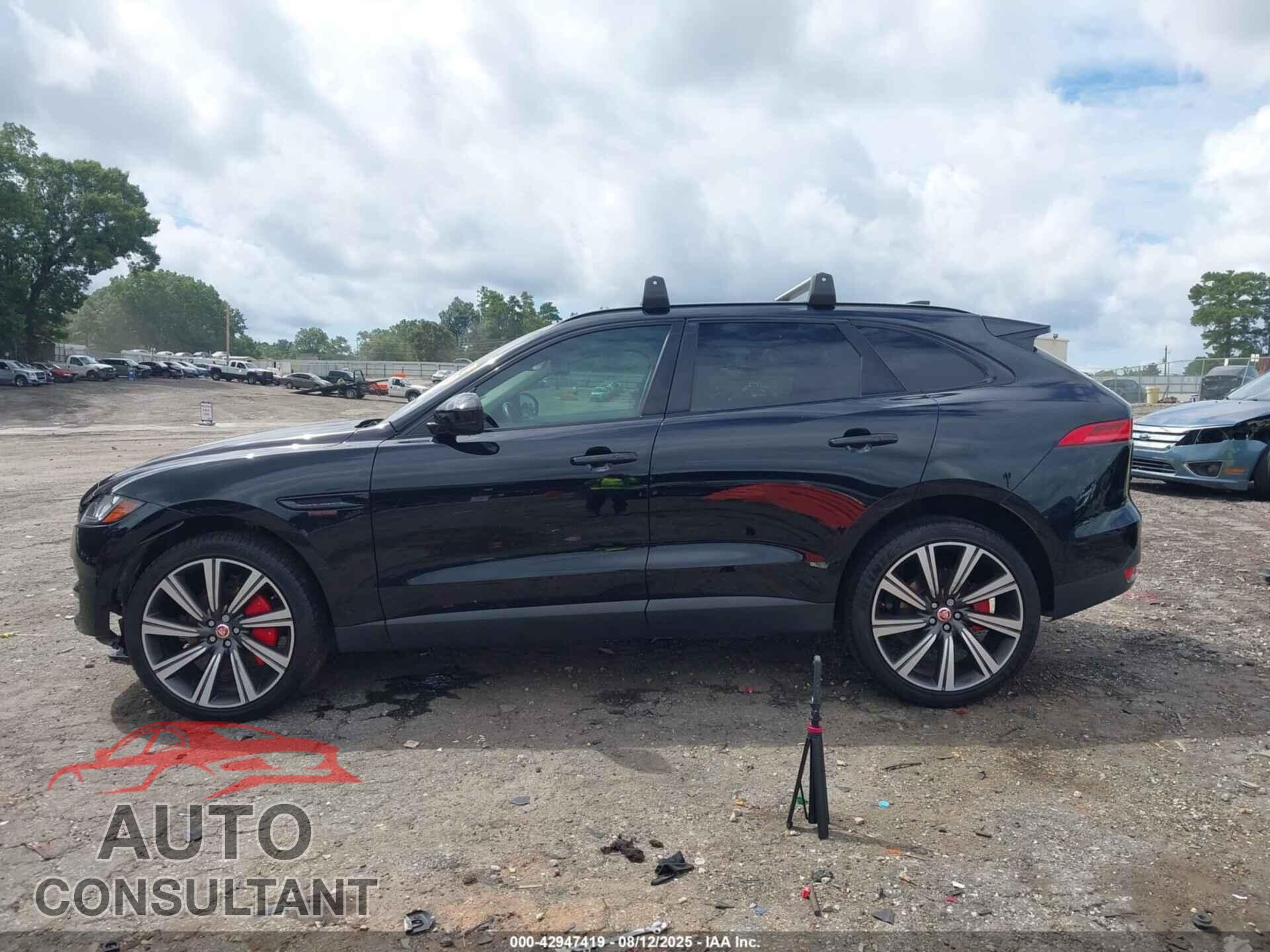 JAGUAR F-PACE 2017 - SADCK2BV2HA880415