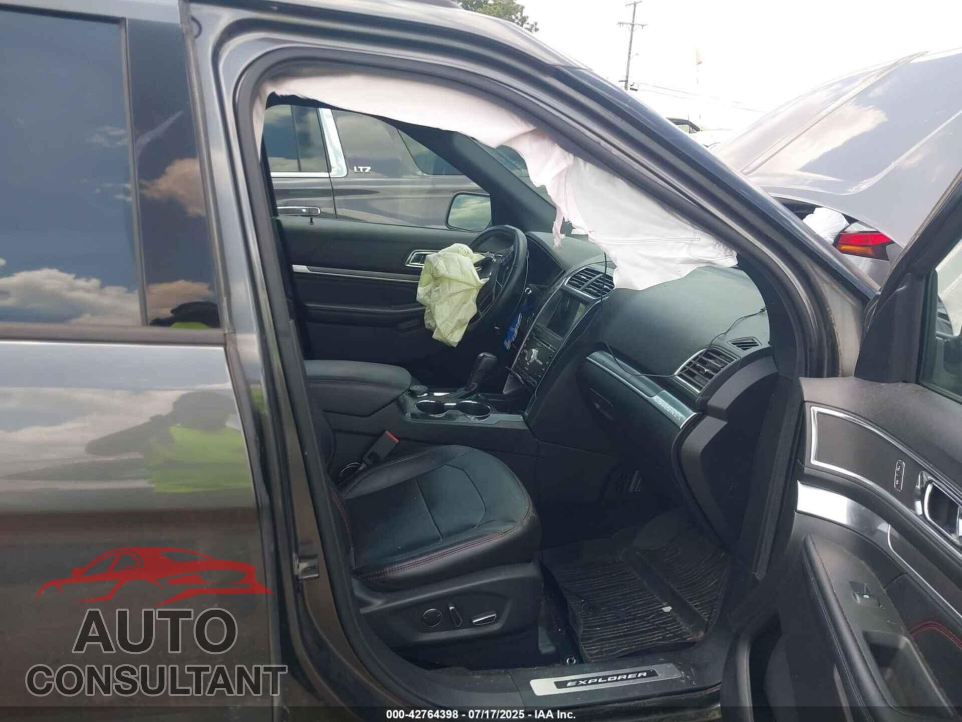 FORD EXPLORER 2018 - 1FM5K8GT9JGB25095