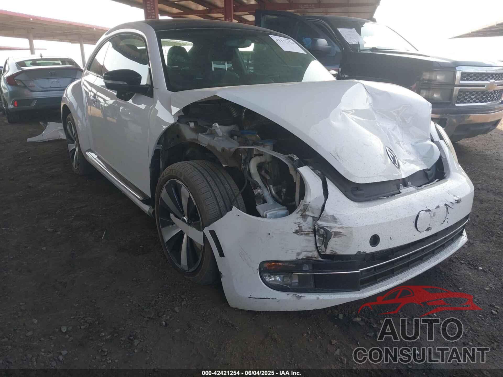 VOLKSWAGEN BEETLE 2012 - 3VWVA7AT5CM656889