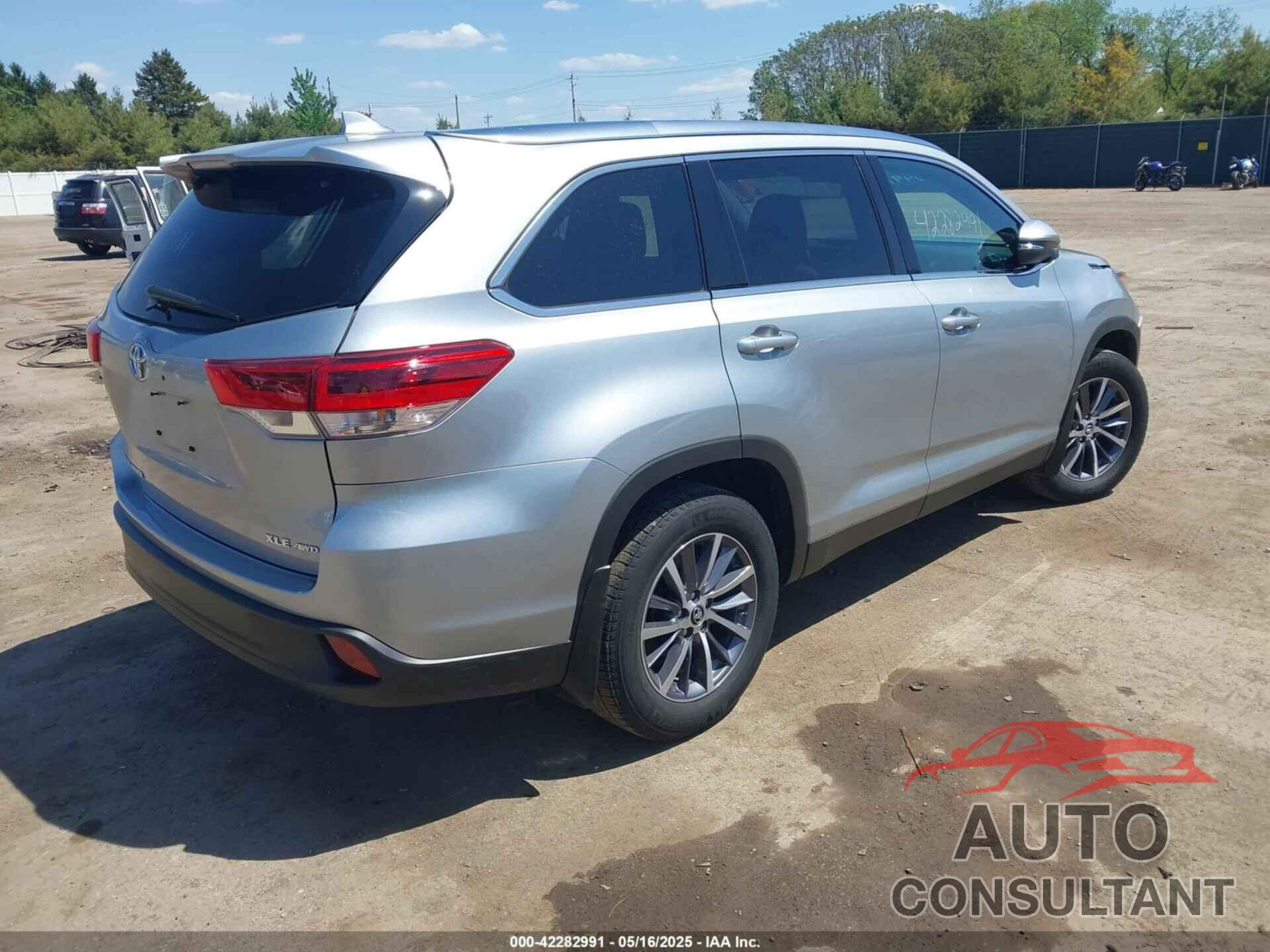 TOYOTA HIGHLANDER 2019 - 5TDJZRFH5KS570670
