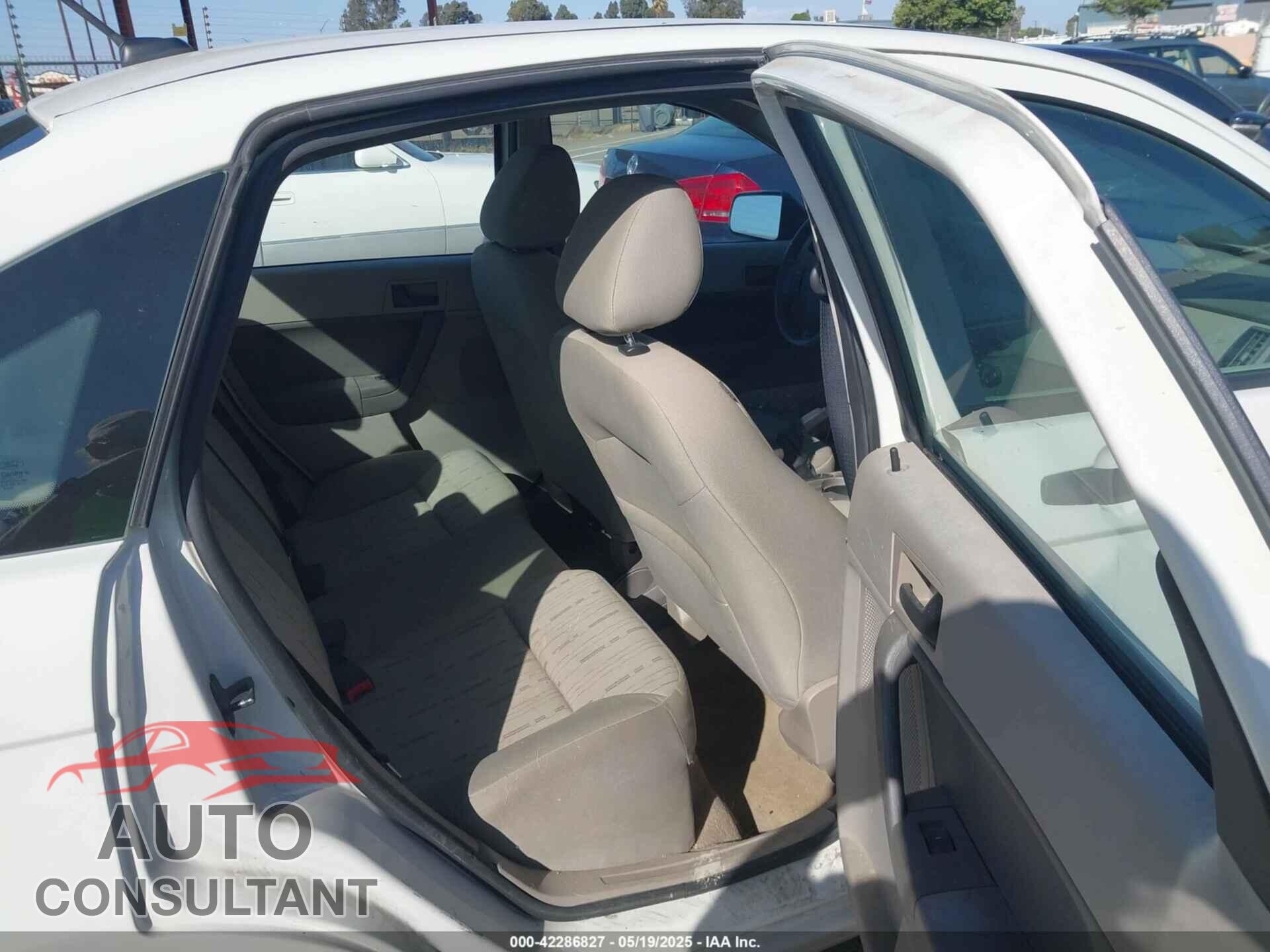 FORD FOCUS 2010 - 1FAHP3FN3AW154922