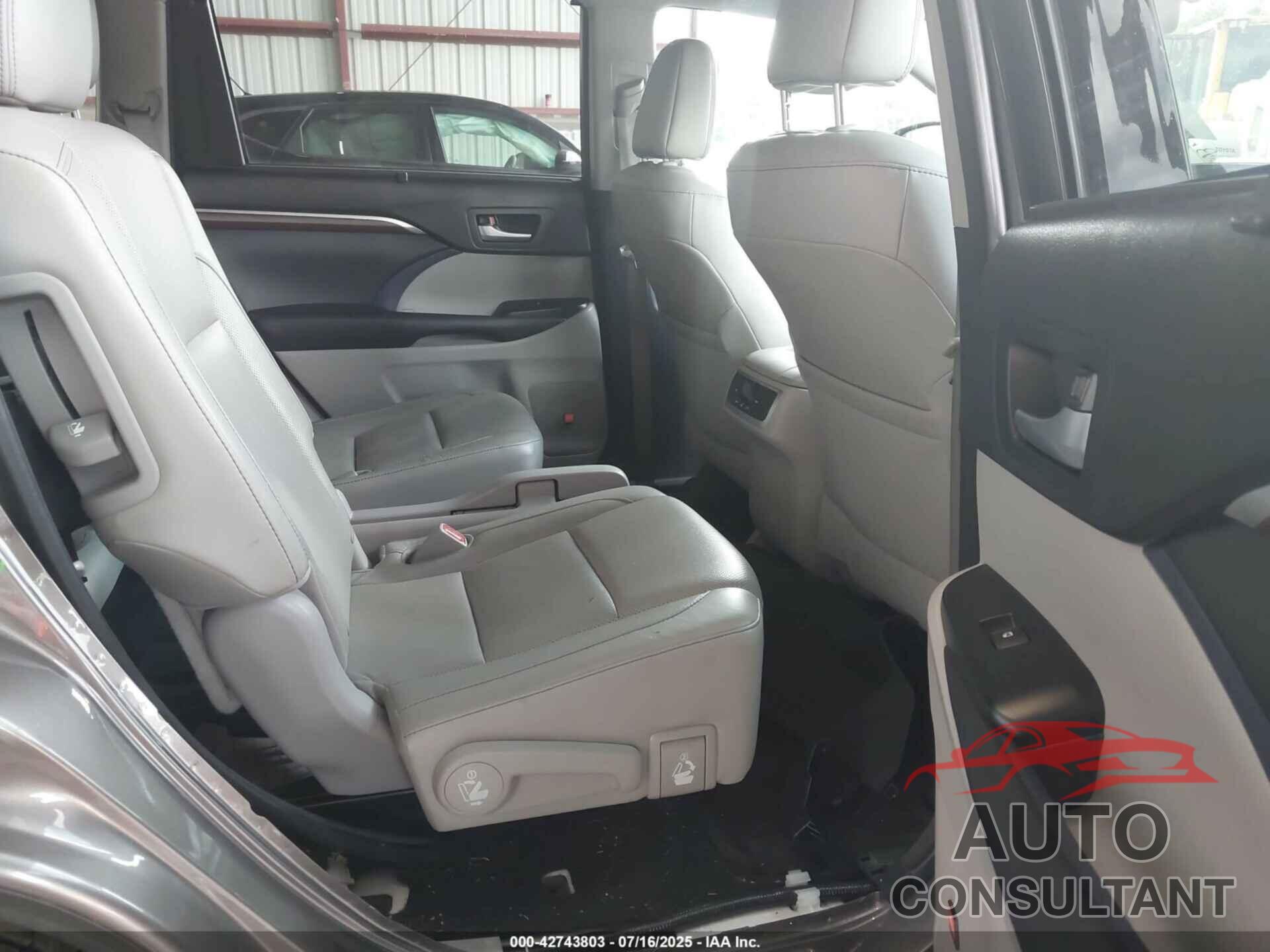 TOYOTA HIGHLANDER 2016 - 5TDDKRFH1GS355442