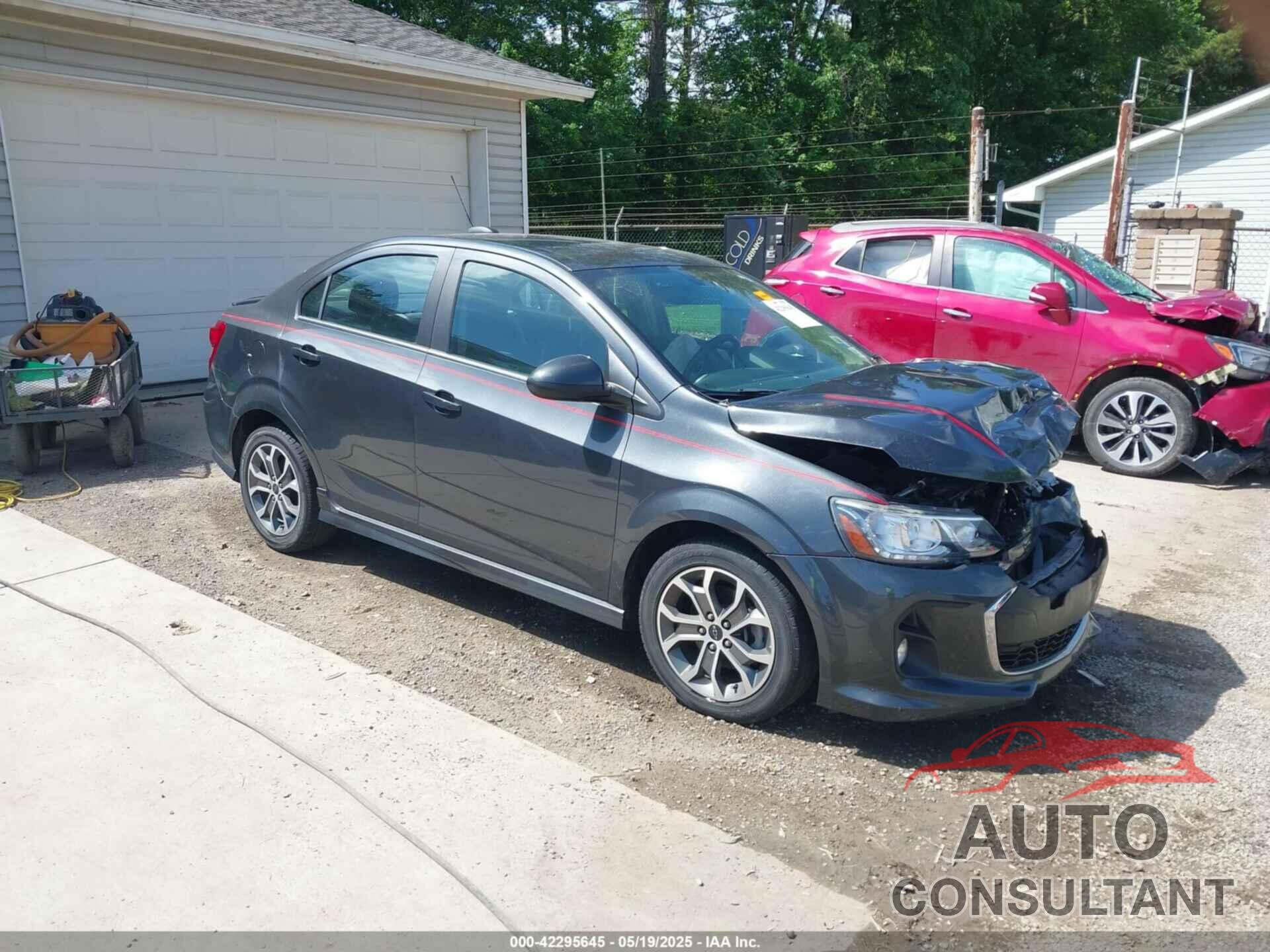 CHEVROLET SONIC 2018 - 1G1JD5SH8J4120589