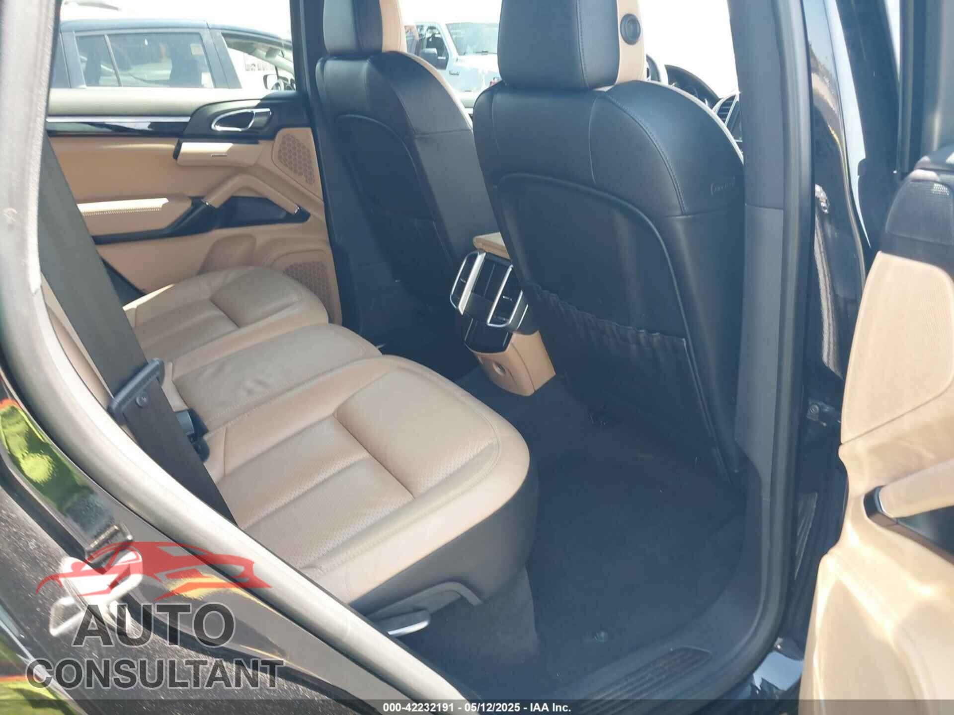 PORSCHE CAYENNE 2016 - WP1AA2A25GLA09331