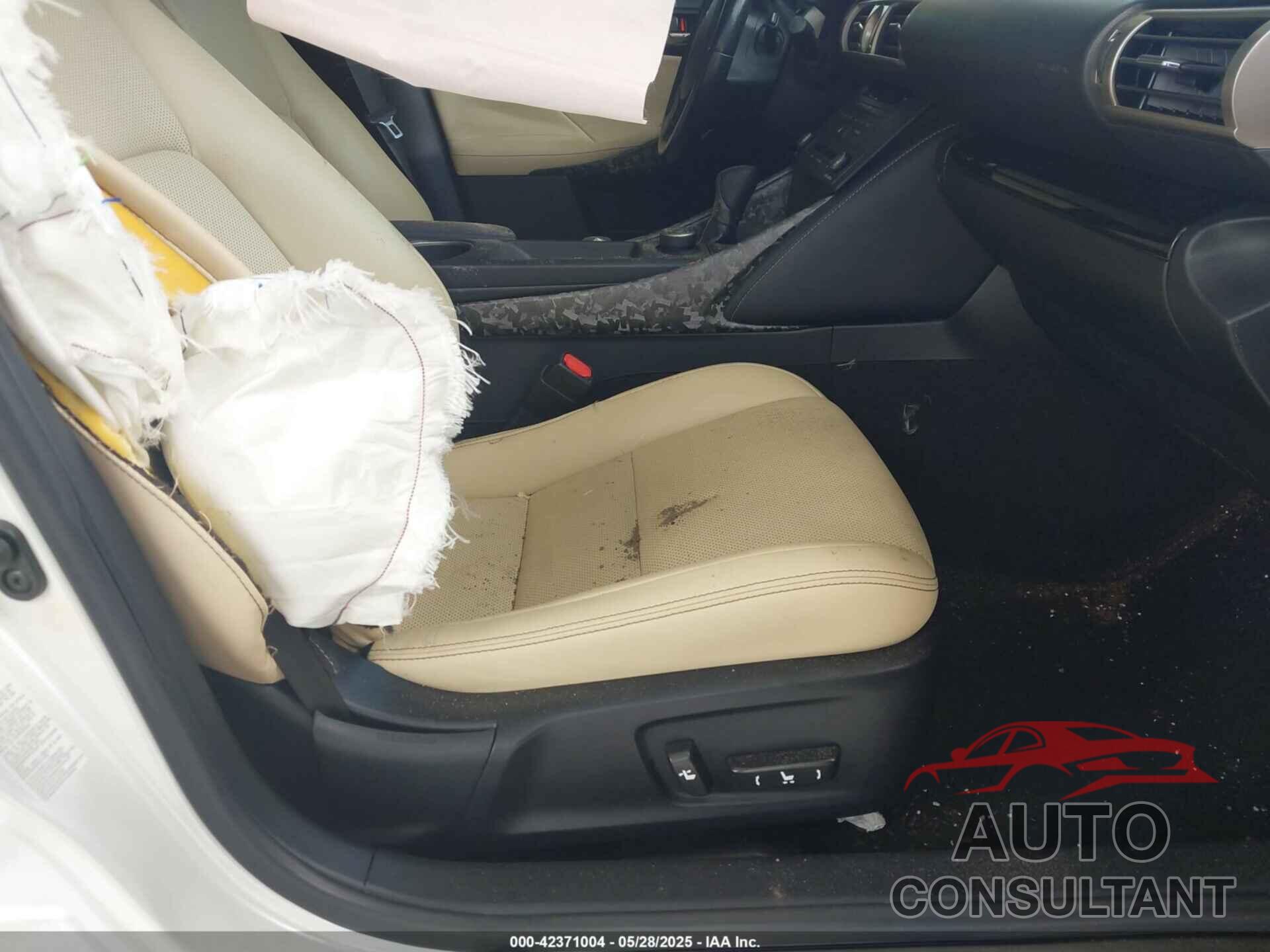 LEXUS IS 200T 2016 - JTHBA1D20G5002916