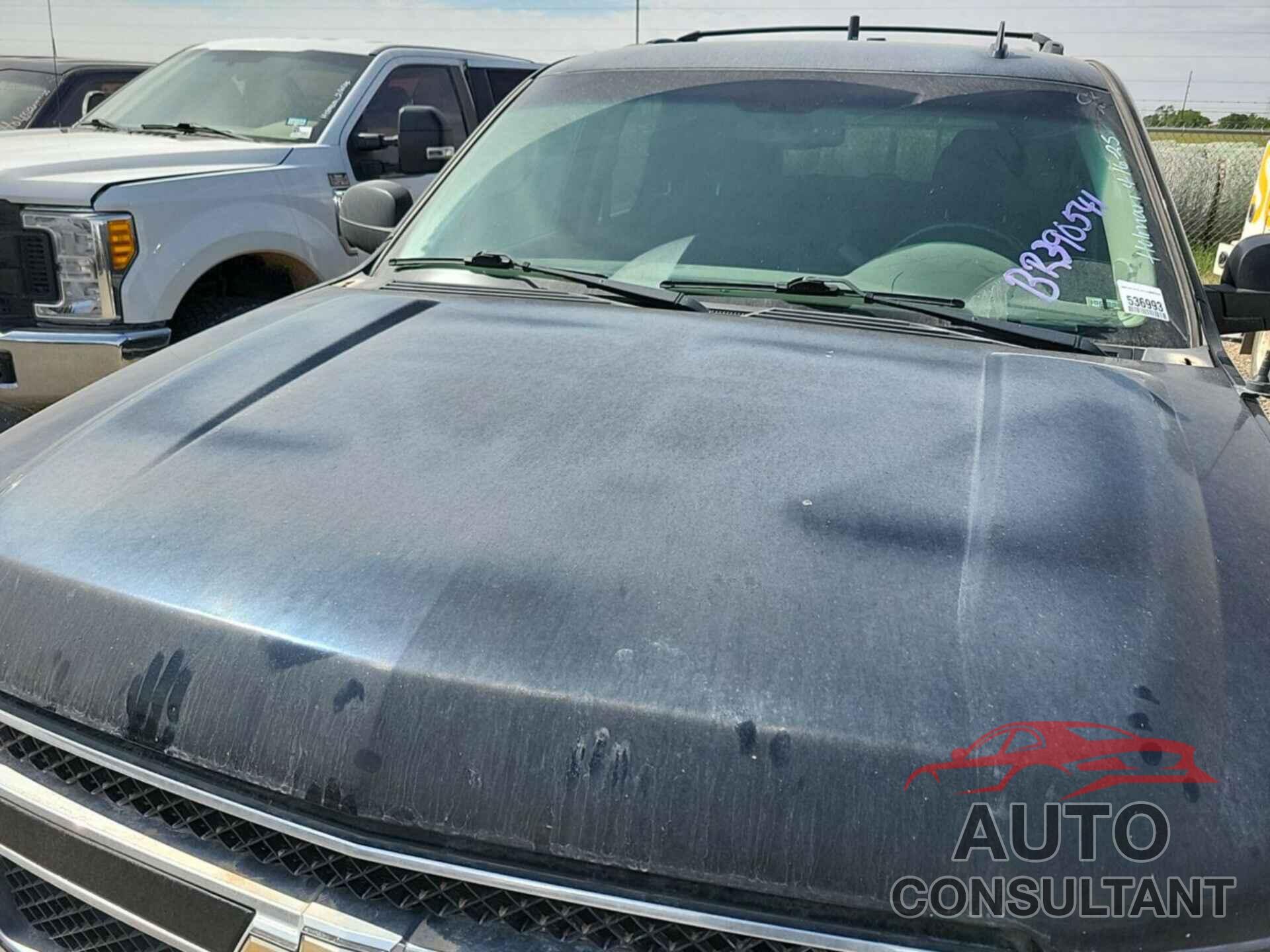 CHEVROLET TAHOE 2011 - 1GNSKAE09BR390541
