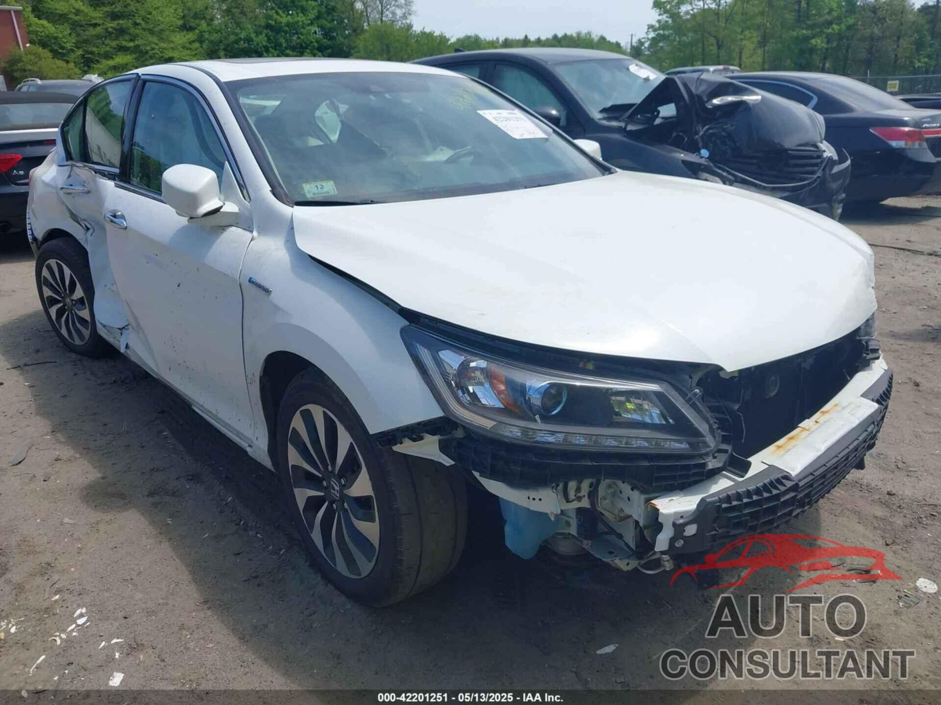 HONDA ACCORD HYBRID 2015 - 1HGCR6F55FA015137