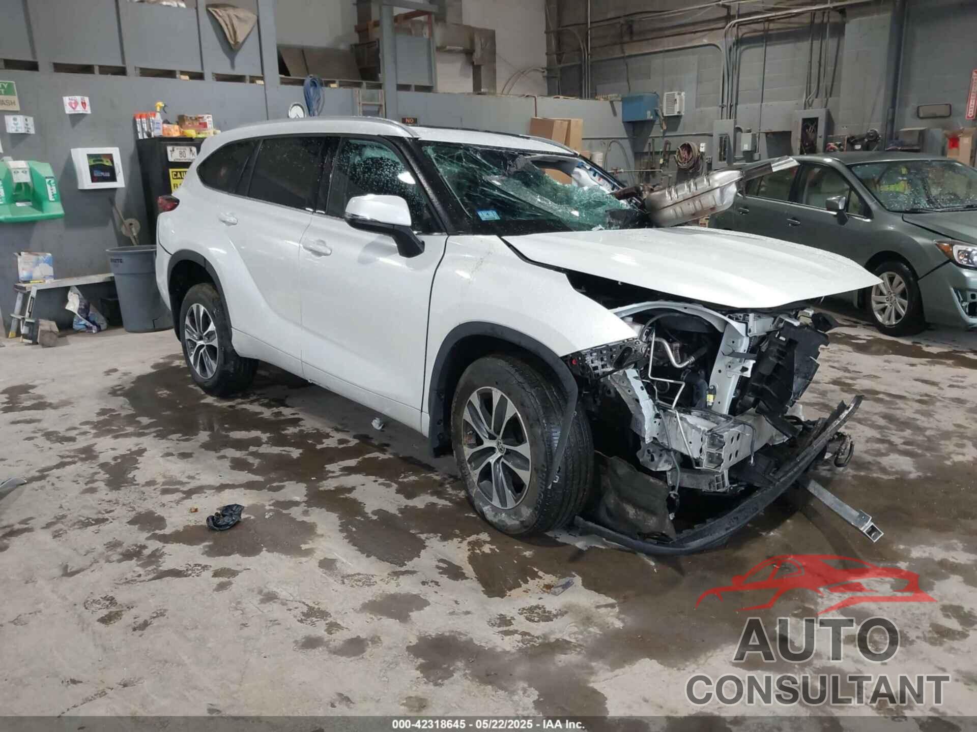TOYOTA HIGHLANDER 2022 - 5TDGZRBH1NS205858
