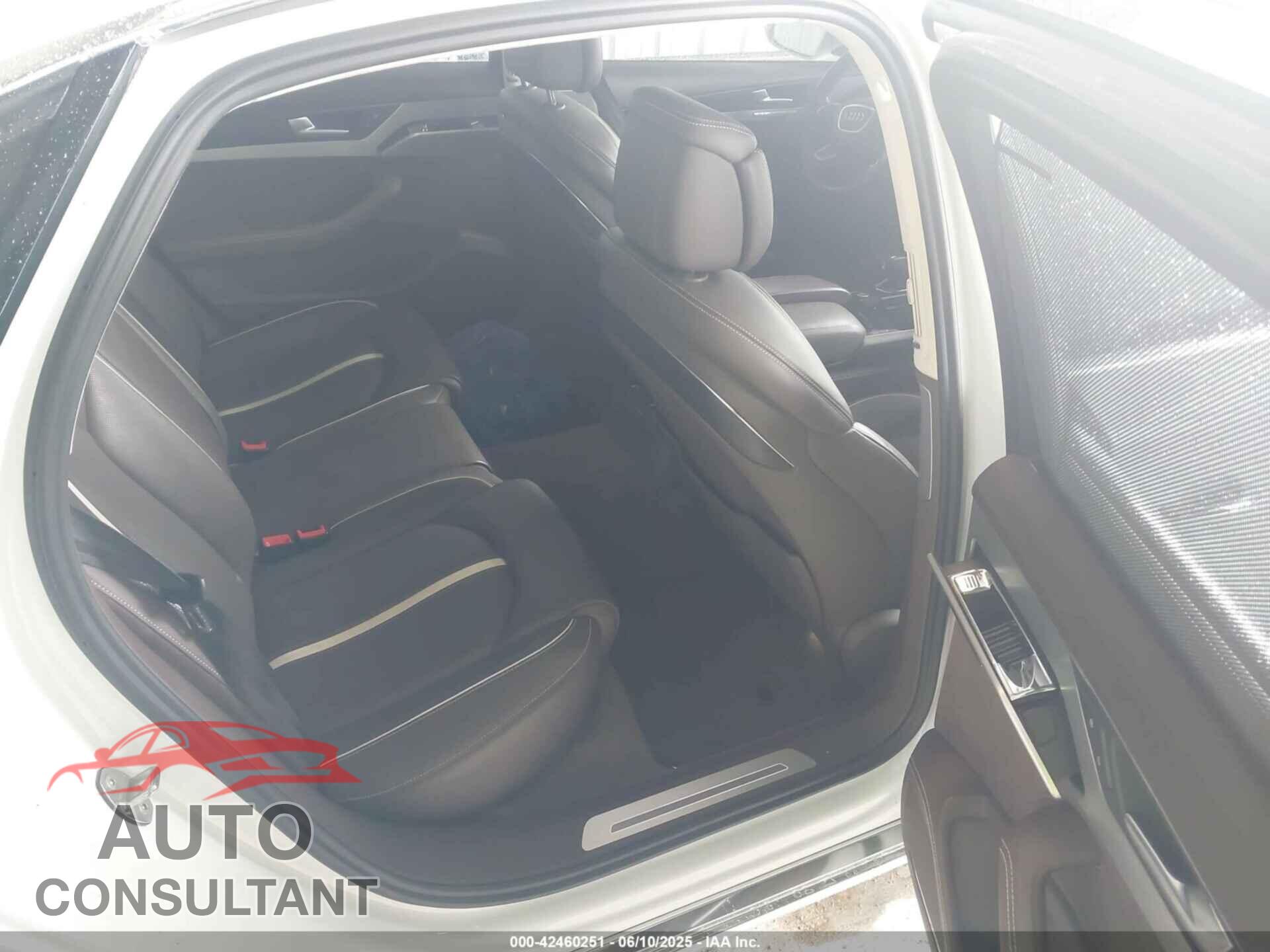AUDI A8 L 2013 - WAUR2AFD1DN021687
