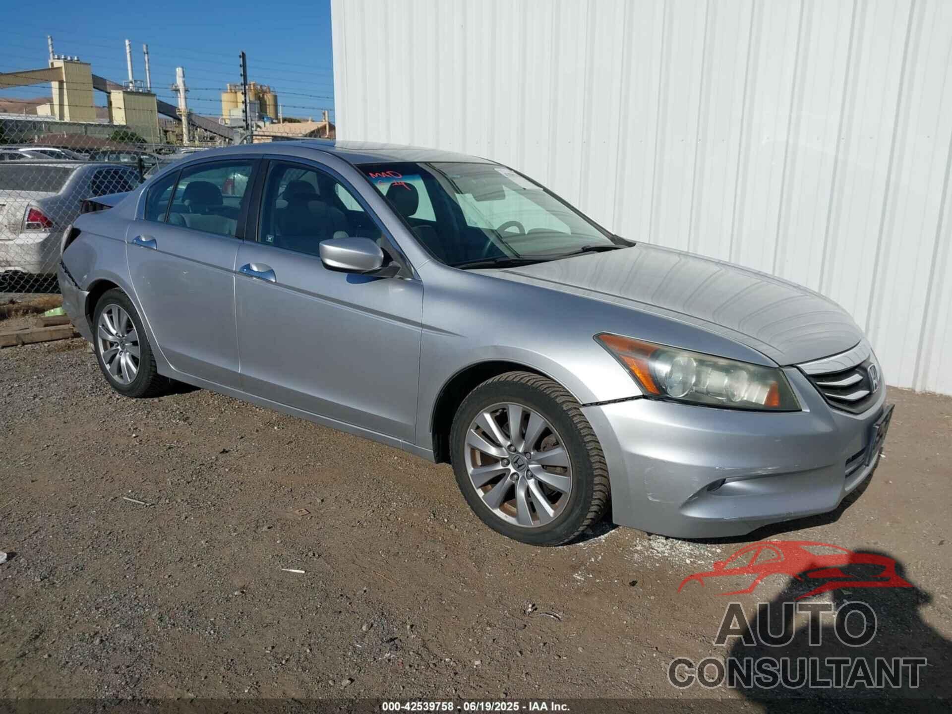 HONDA ACCORD 2011 - 1HGCP3F89BA029129
