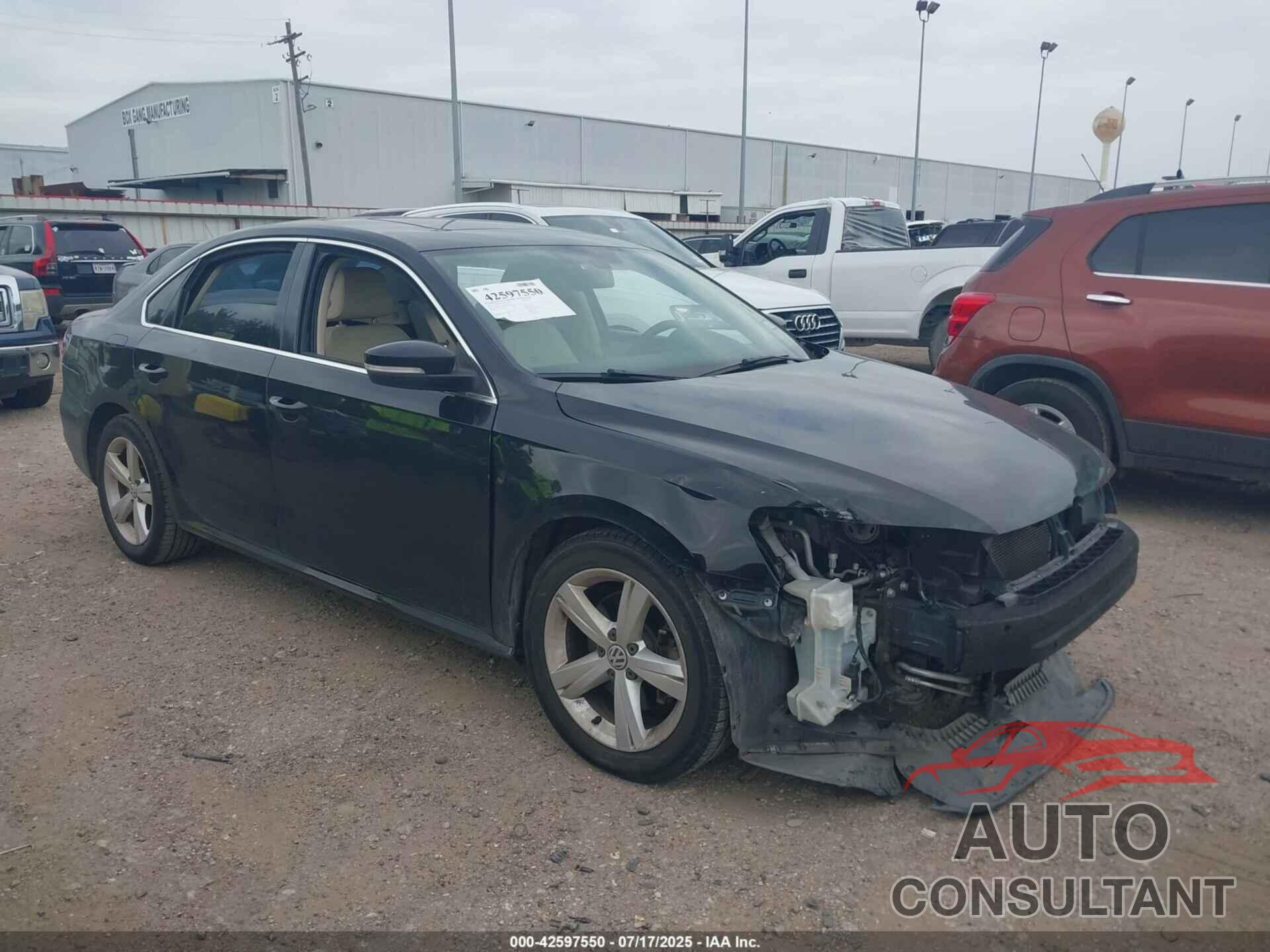 VOLKSWAGEN PASSAT 2013 - 1VWBP7A35DC104538