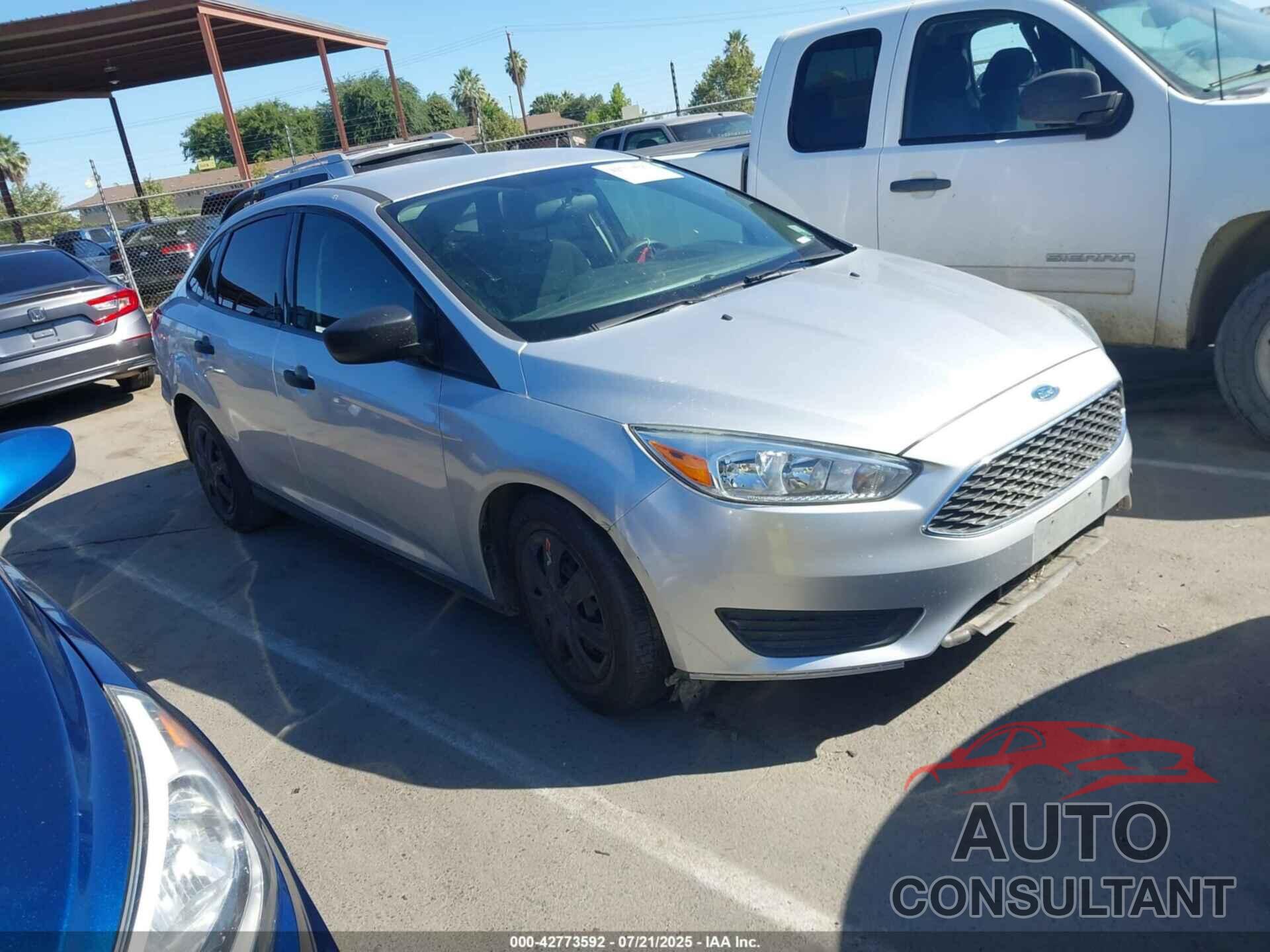 FORD FOCUS 2018 - 1FADP3E23JL211871