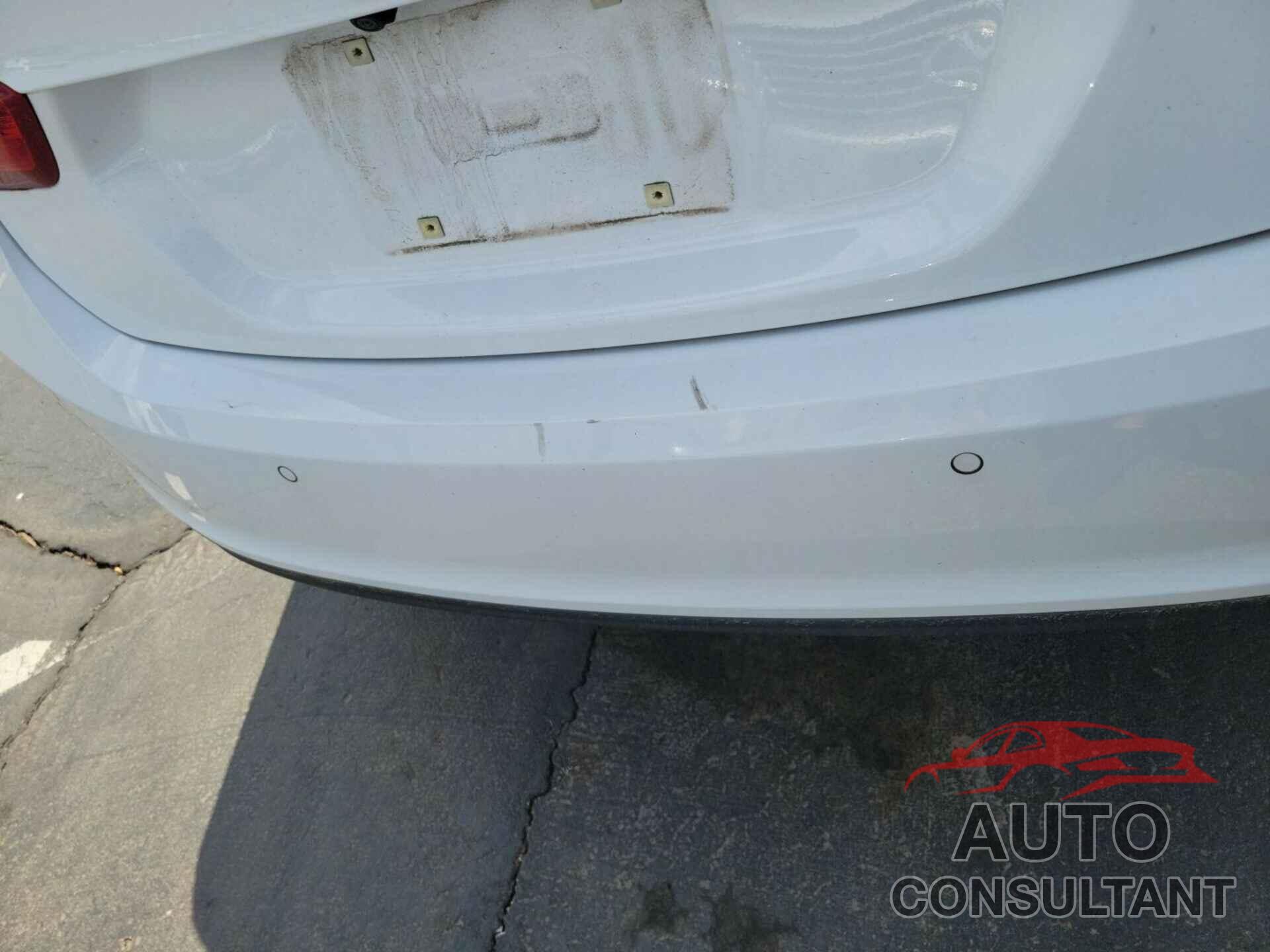 CHEVROLET MALIBU 2018 - 1G1ZD5ST5JF160799