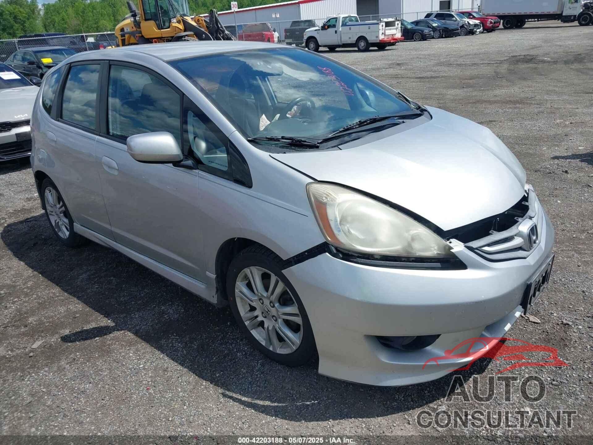 HONDA FIT 2011 - JHMGE8G57BC018317