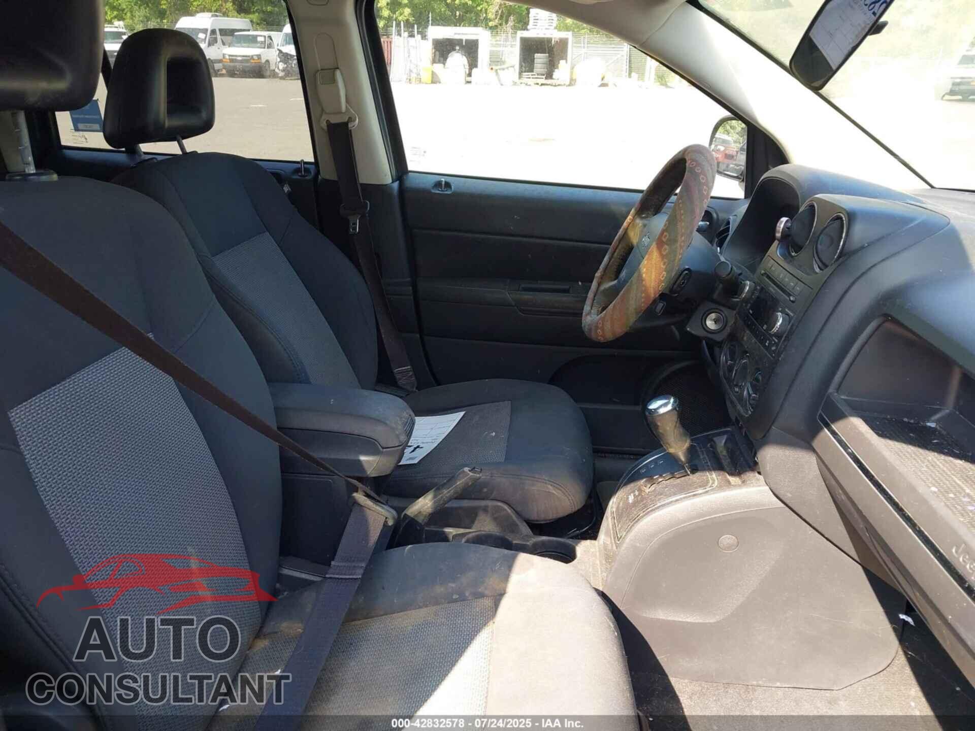 JEEP COMPASS 2009 - 1J4FF47BX9D192597