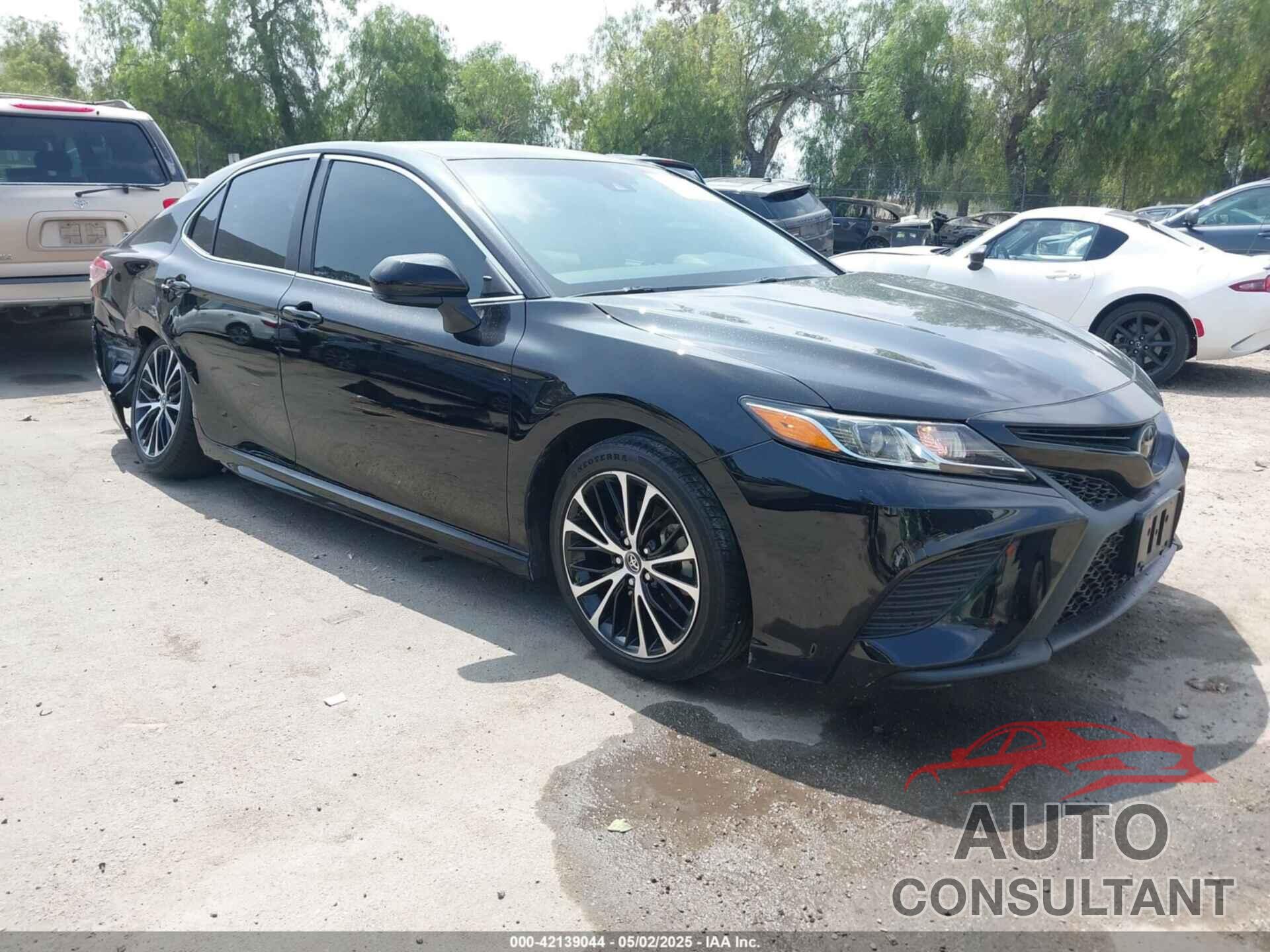 TOYOTA CAMRY 2018 - 4T1B11HK7JU517383