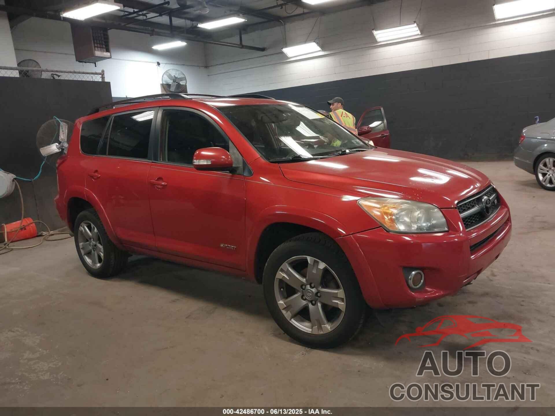 TOYOTA RAV4 2011 - JTMRK4DV0B5102614