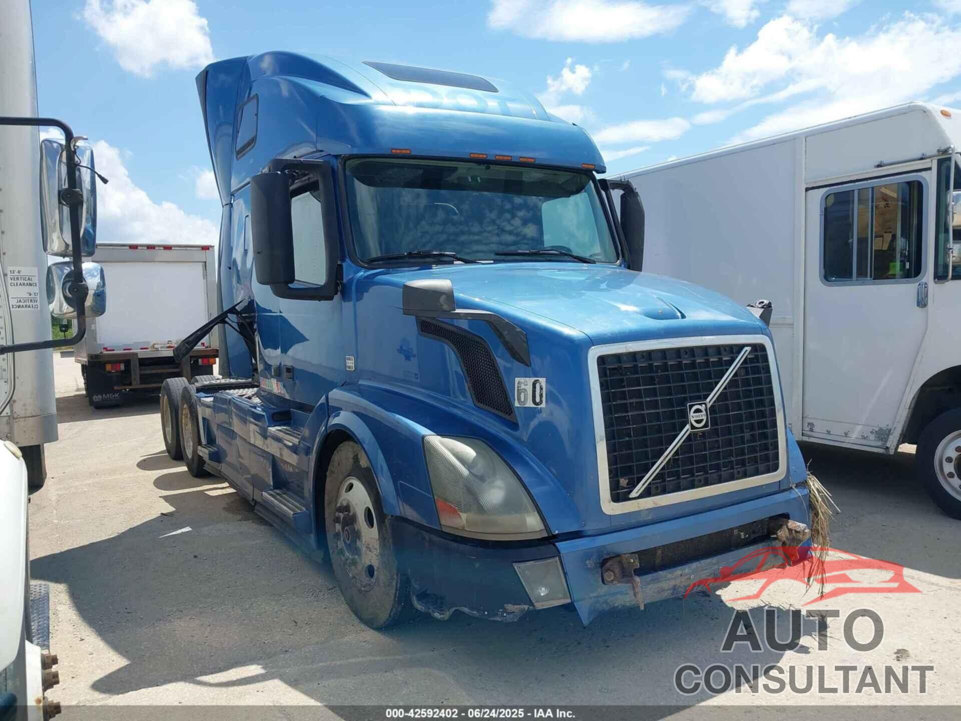 VOLVO VN 2013 - 4V4NC9EG5DN133065